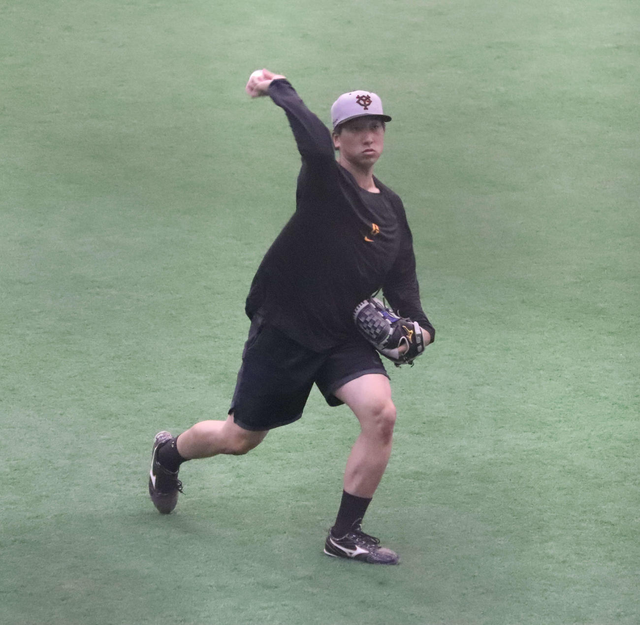 ジャイアンツ球場で汗を流す巨人大勢（撮影・小早川宗一郎）