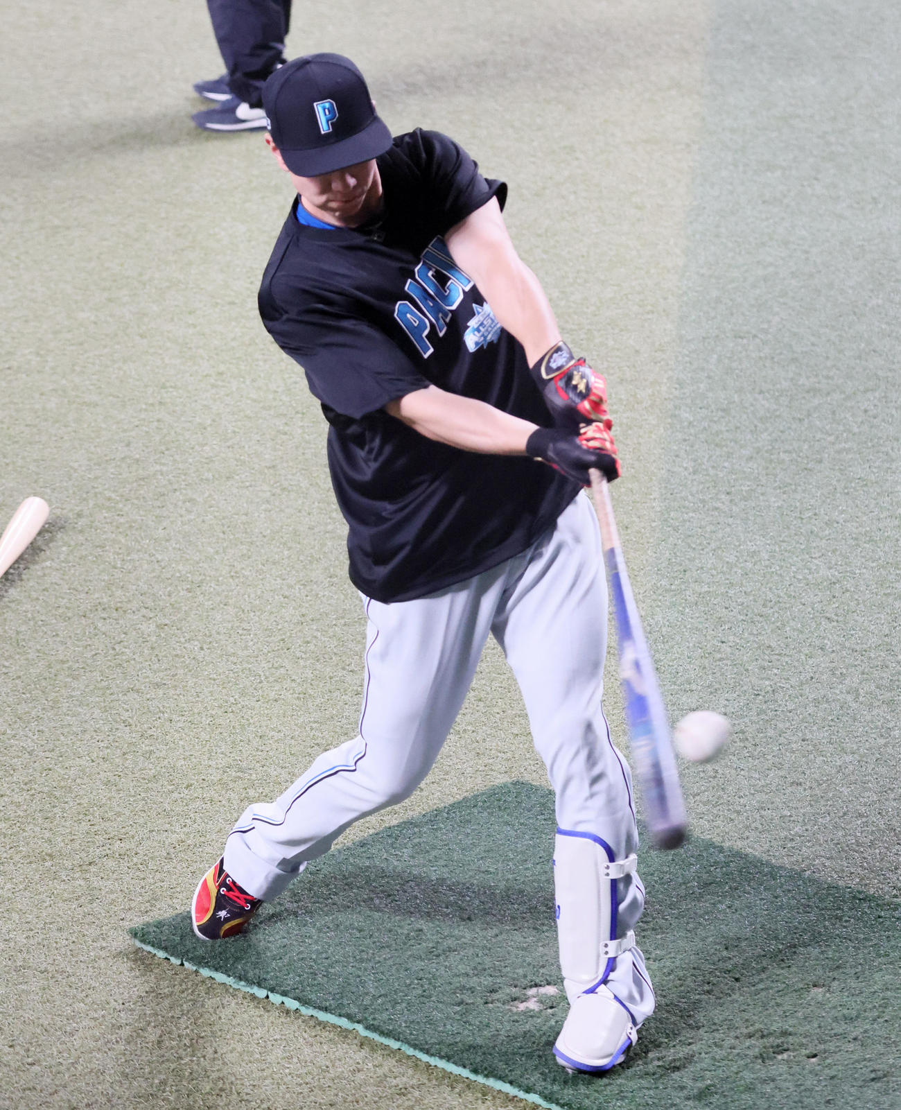 全セ対全パ　ティー打撃を行う松本剛（撮影・加藤哉）