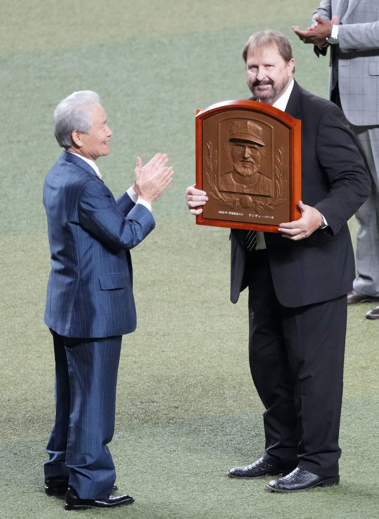全セ対全パ　野球殿堂入り表彰をされるランディー・バース氏（撮影・横山健太）
