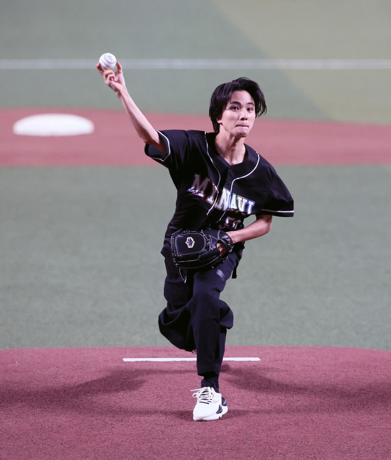 全セ対全パ　ファーストピッチを行った木戸大聖（撮影・加藤哉）