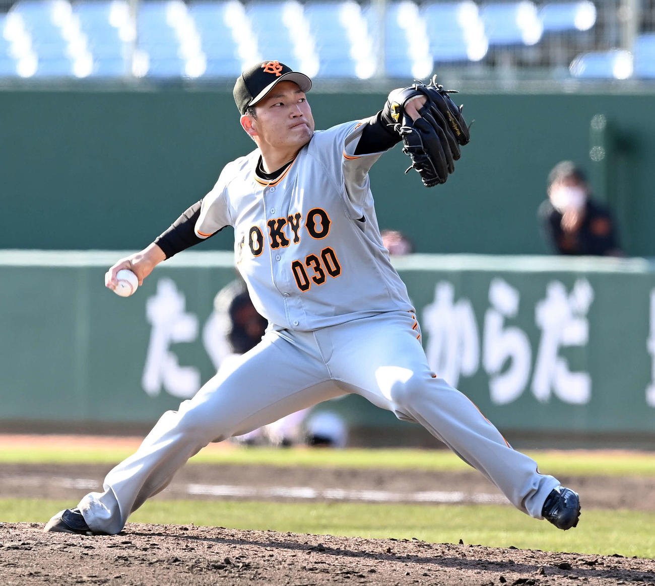 巨人山崎友輔