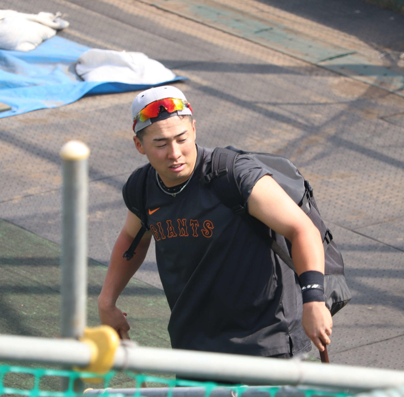 ジャイアンツ球場での1軍練習から引き揚げる巨人浅野（撮影・小早川宗一郎）