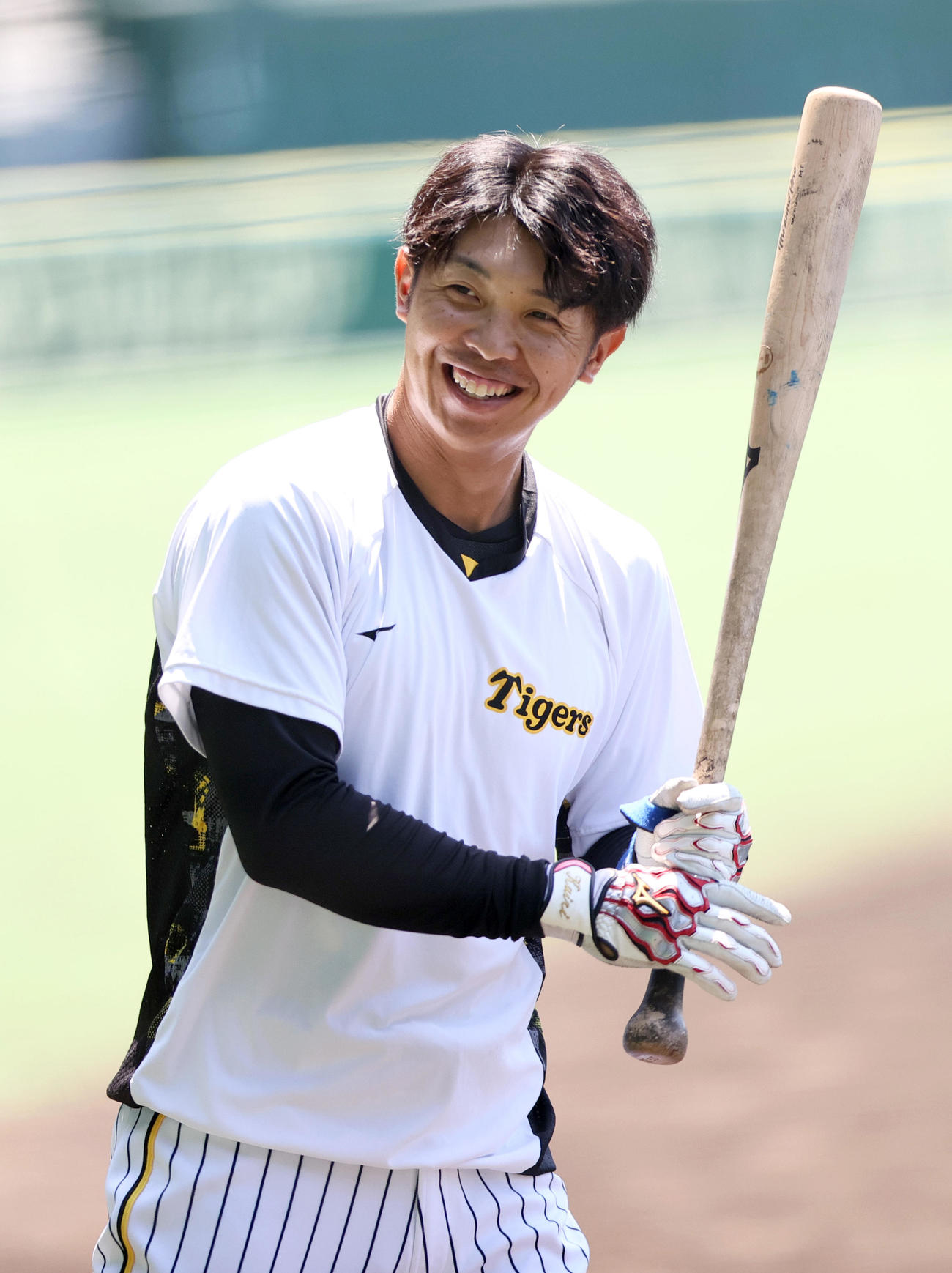 甲子園で笑顔を見せる阪神島田（撮影・上山淳一）
