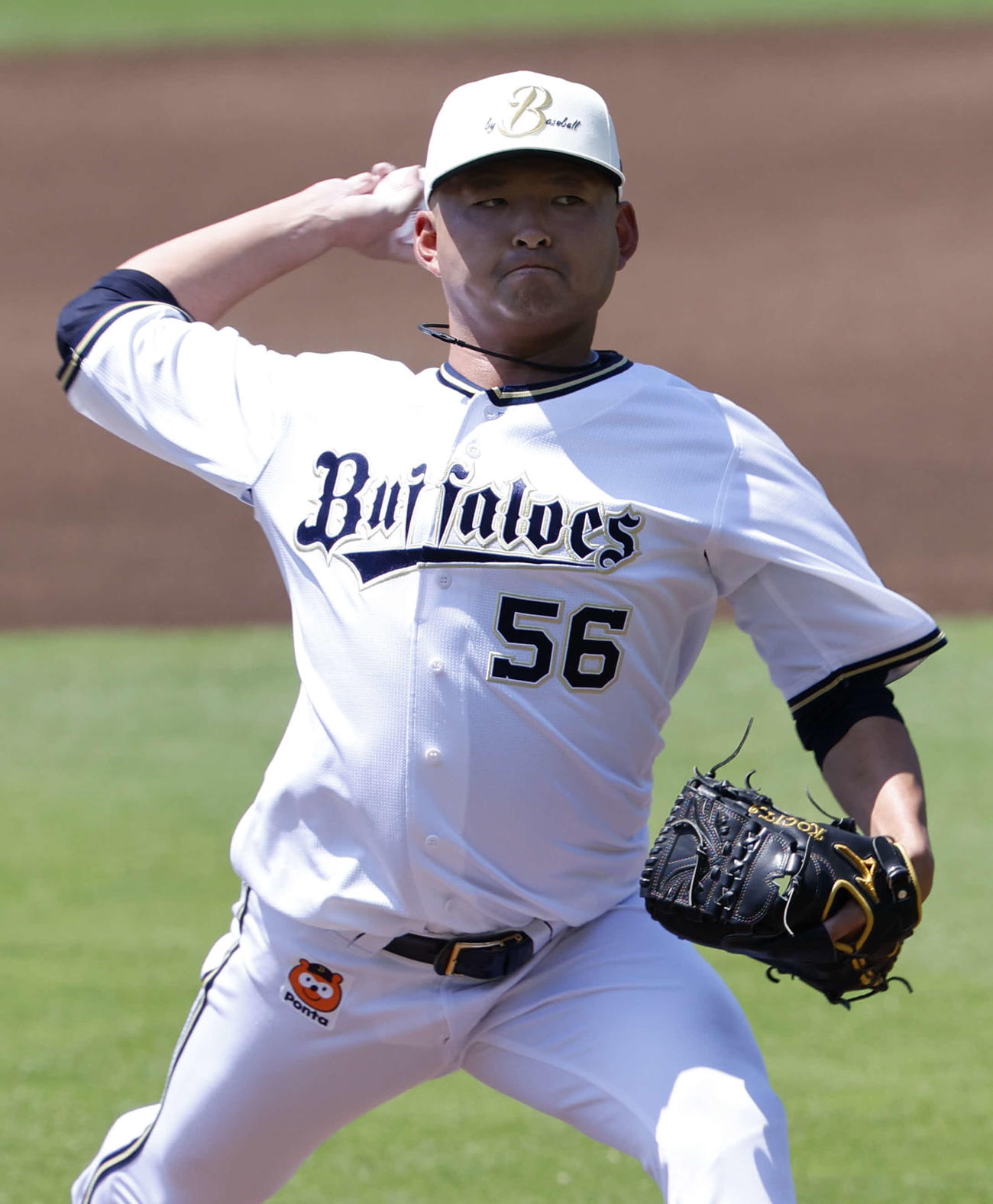 マウンドで投球練習をするオリックス小木田（撮影・藤尾明華）