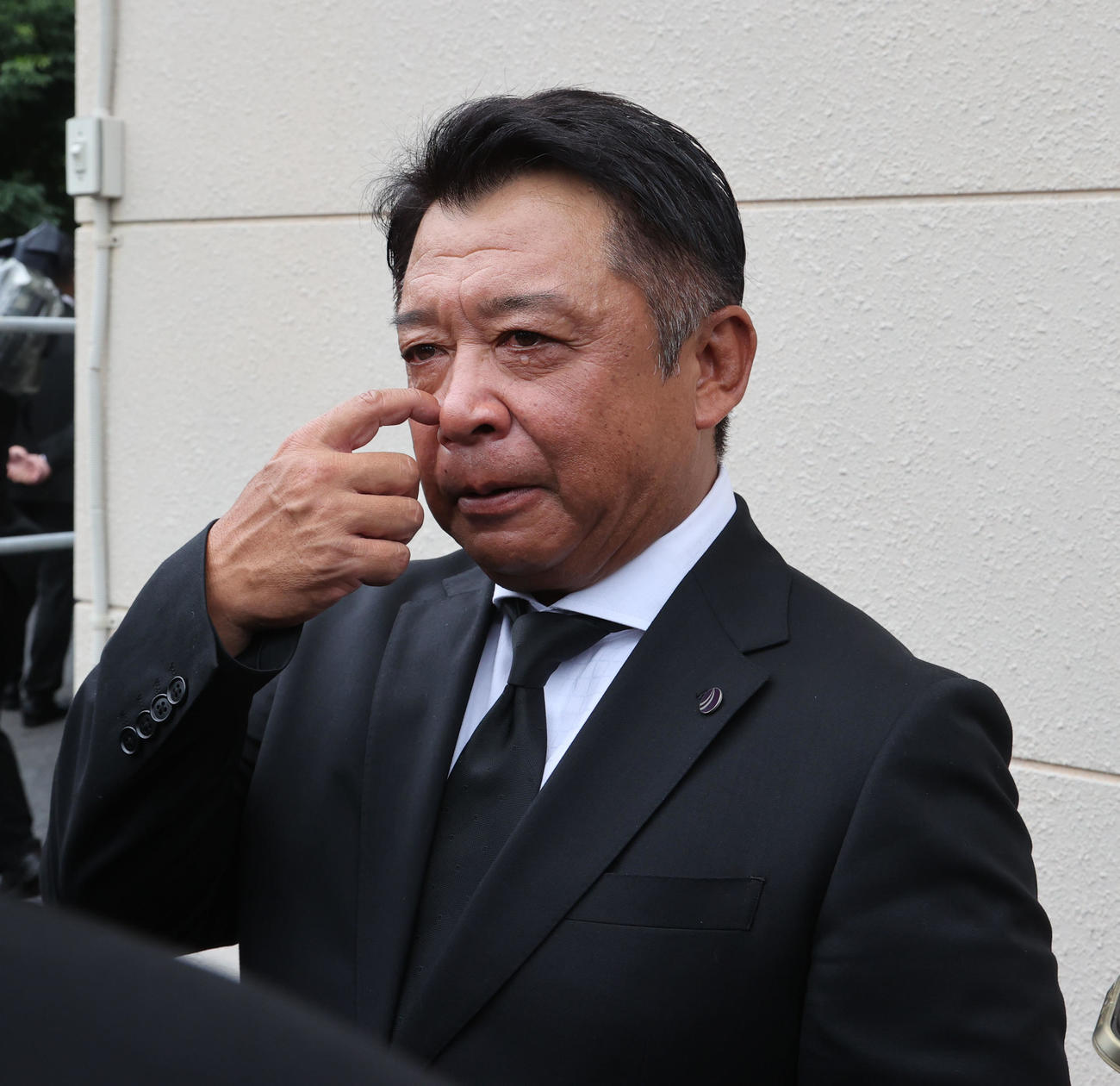 故・横田氏の葬儀に参列した鹿児島実・宮下監督（撮影・梅根麻紀）