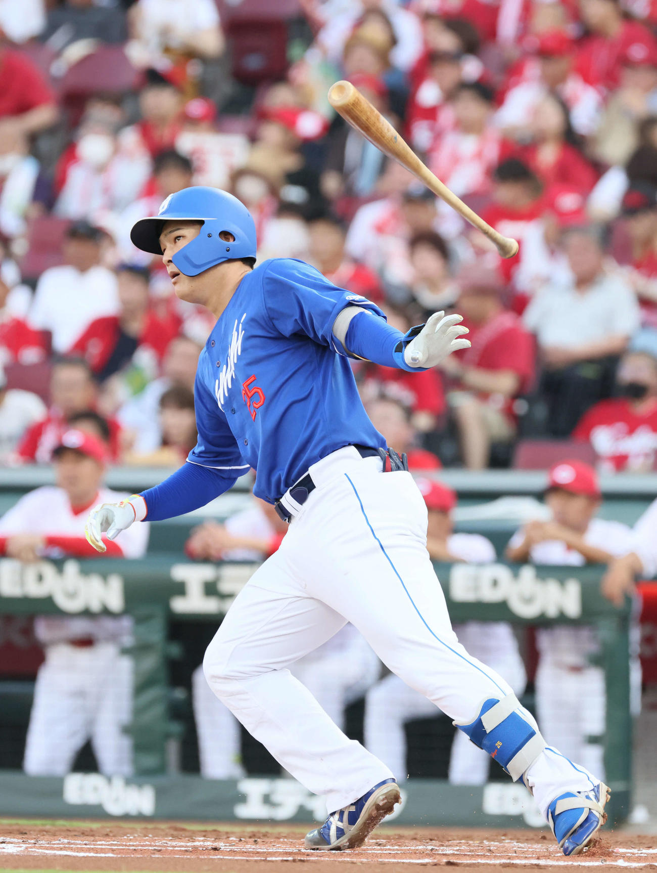 広島対中日　2回表中日無死、石川昂は左越え先制本塁打を放つ（撮影・加藤孝規）