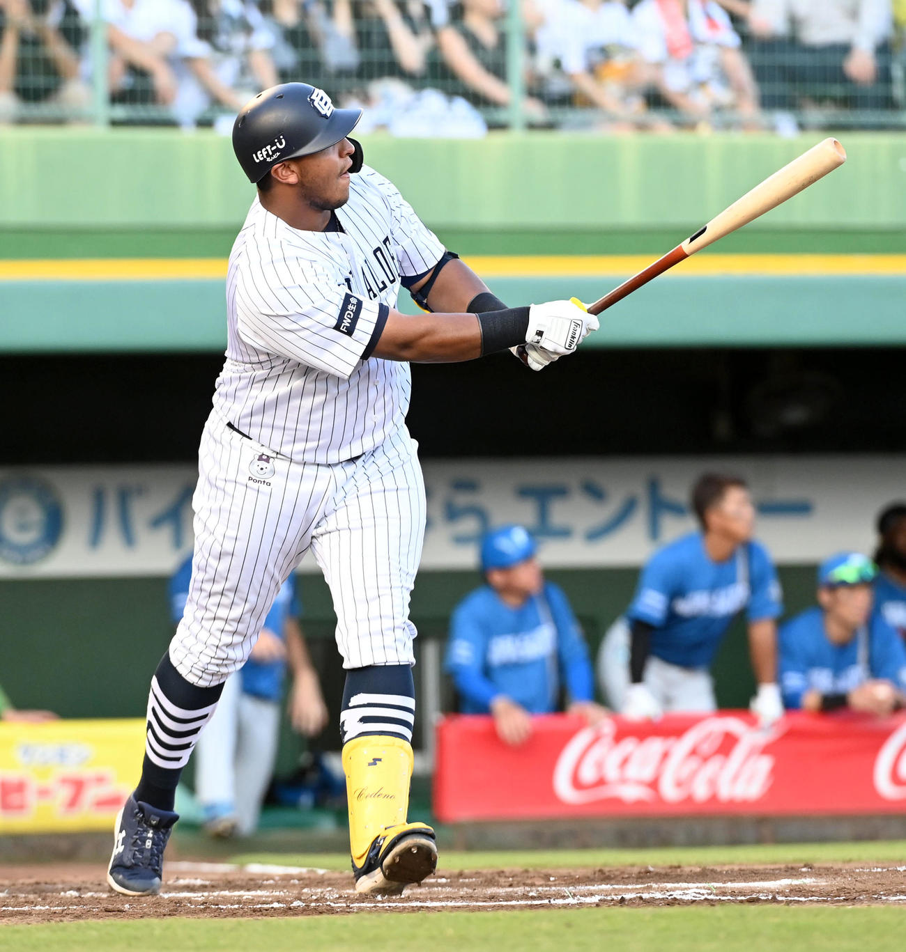 オリックス対日本ハム　7回裏オリックス1死二、三塁、セデーニョは左中間に3点本塁打を放つ（撮影・前岡正明）