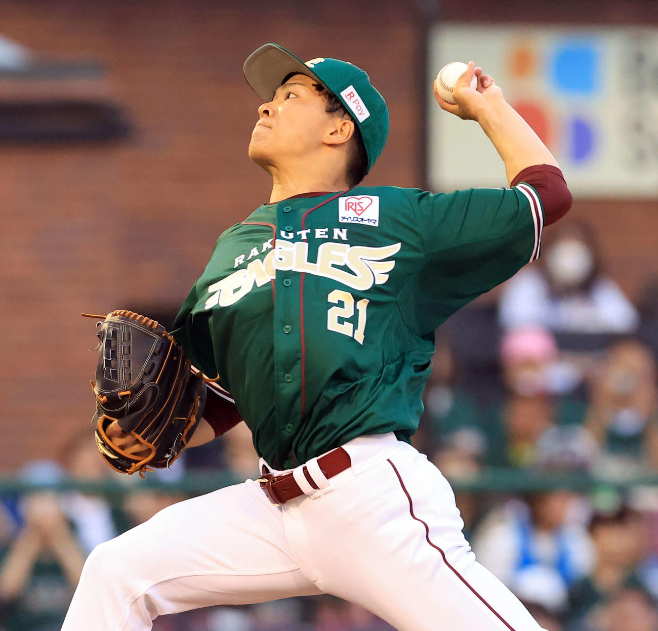 楽天対日本ハム　力投する楽天先発の早川（撮影・浅見桂子）