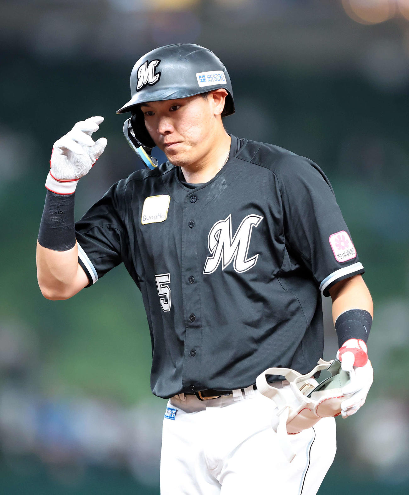西武対ロッテ　3回表ロッテ無死、安田は中前安打を放つ（撮影・鈴木正人）