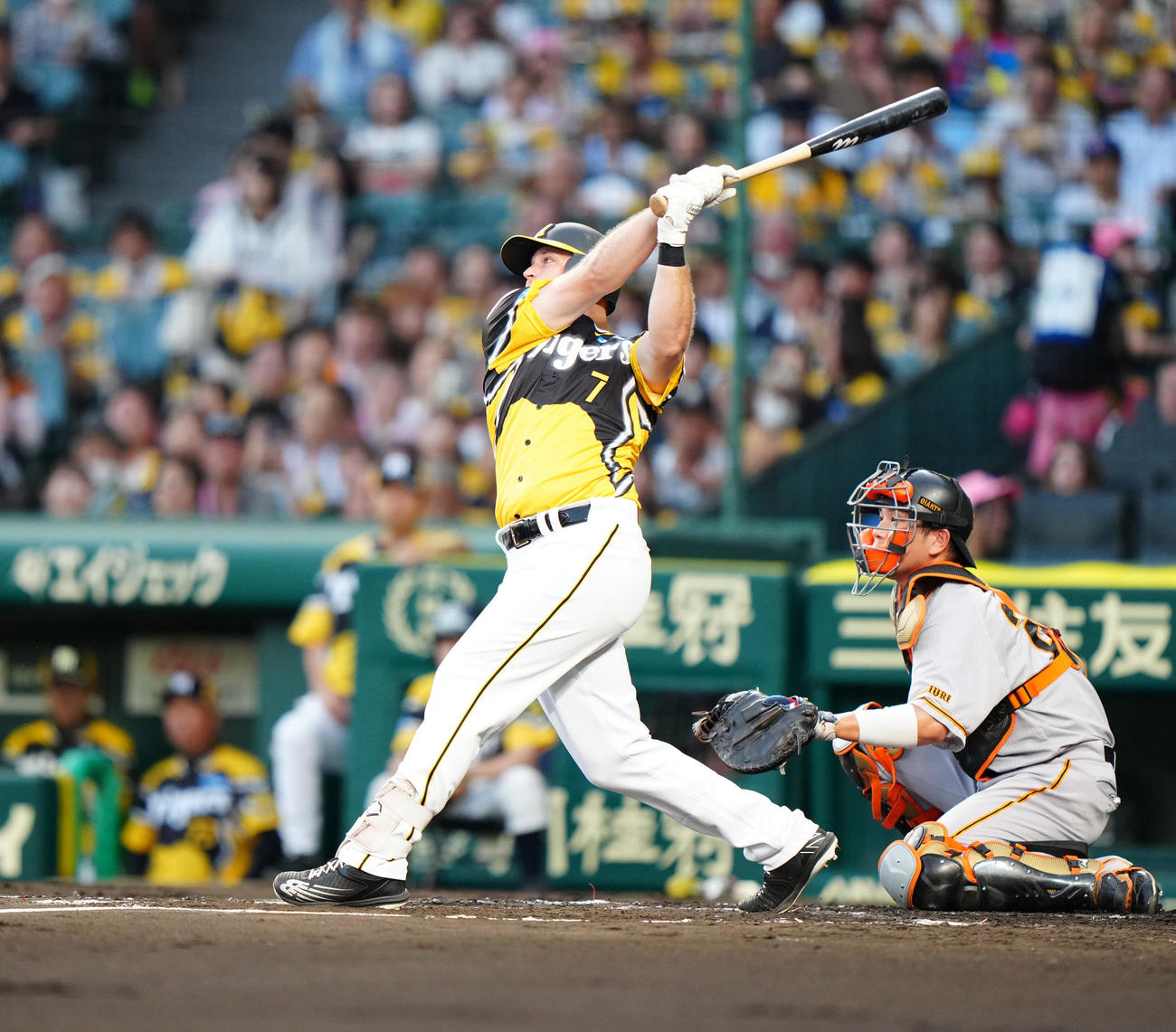阪神対巨人　2回裏阪神無死一、三塁、先制2点適時二塁打を放つノイジー（撮影・江口和貴）