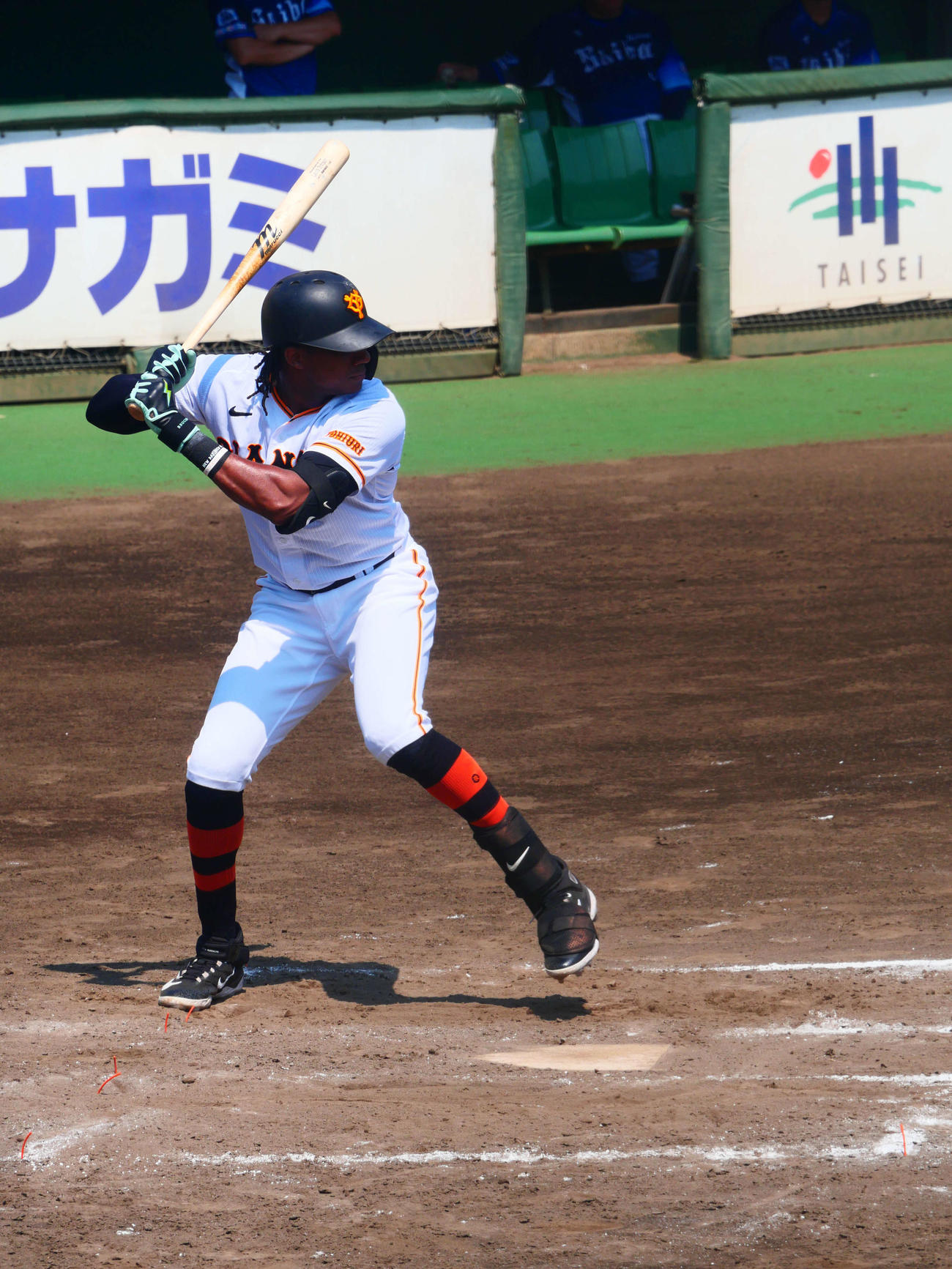 イースタン・リーグ、巨人対西武　打席で構える巨人ブリンソン（撮影・上田悠太）