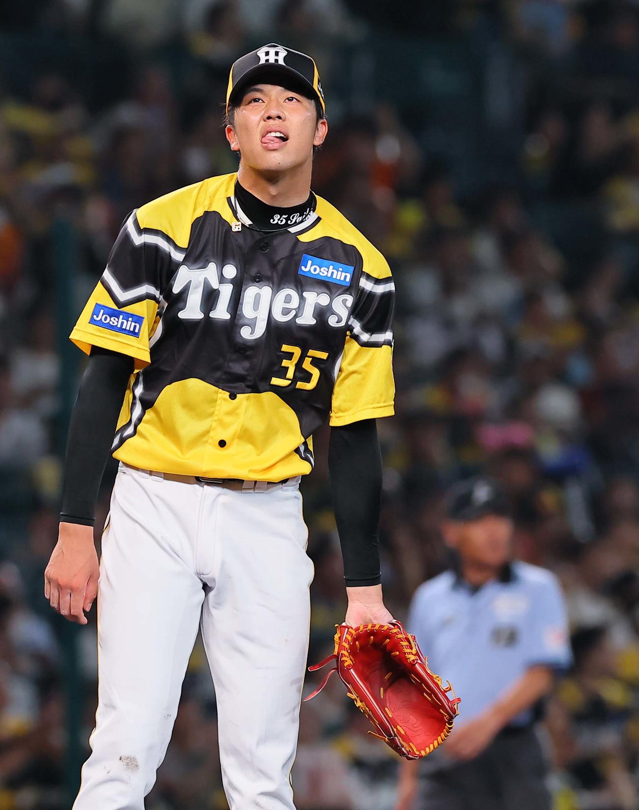 阪神対巨人　5回表巨人1死、才木は梶谷に左越え勝ち越しソロ本塁打を浴びる（撮影・上田博志）