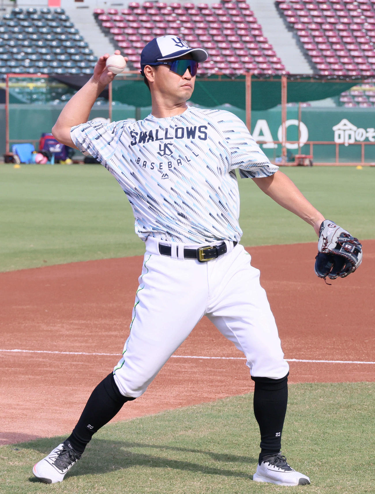 広島対ヤクルト　試合前練習　昨夜、頭部死球を受けた青木宣親は練習に参加（撮影・加藤孝規）