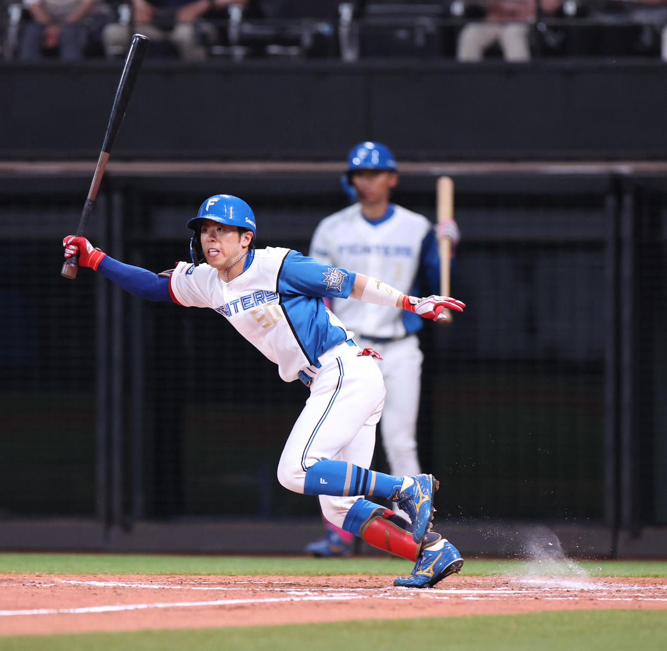 日本ハム対オリックス　4回裏日本ハム2死二、三塁、五十幡は左前適時打を放つ（撮影・佐藤翔太）