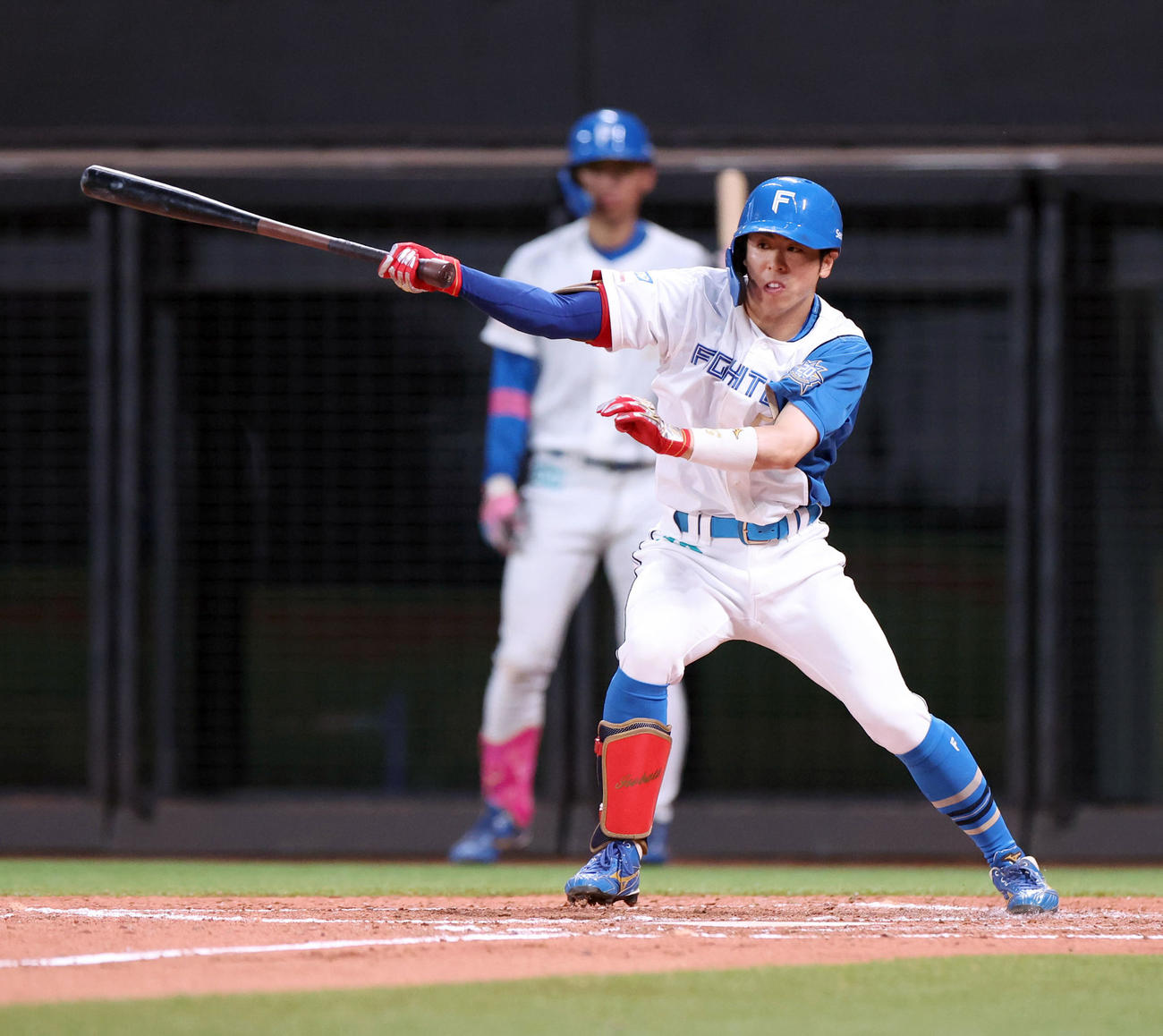 日本ハム対オリックス　4回裏日本ハム2死二、三塁、五十幡は左前適時打を放つ（撮影・佐藤翔太）