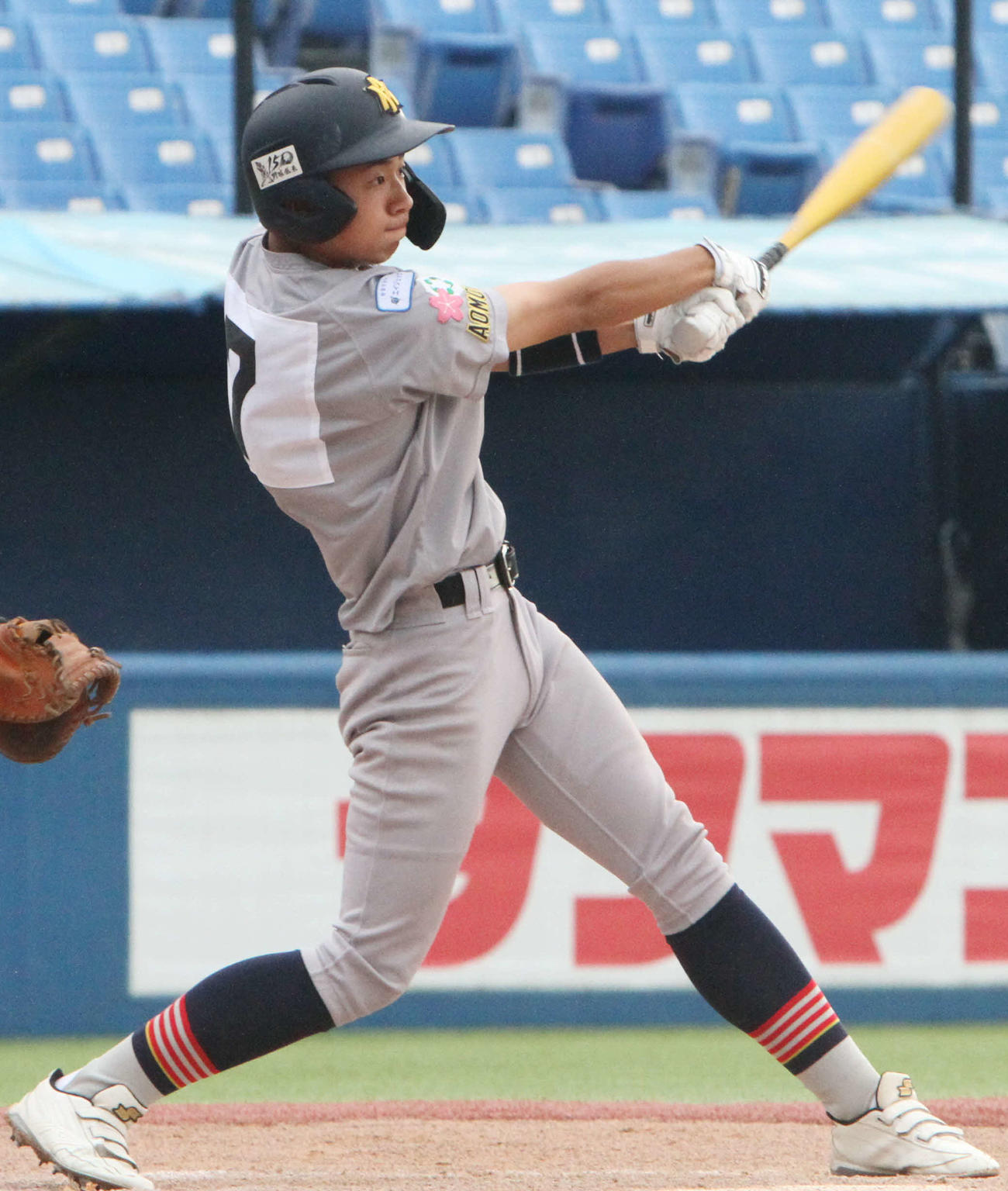 青森山田対愛知西　5回1死満塁で、2点右適時打を放つ青森山田・須藤彪　（撮影・木村有優）