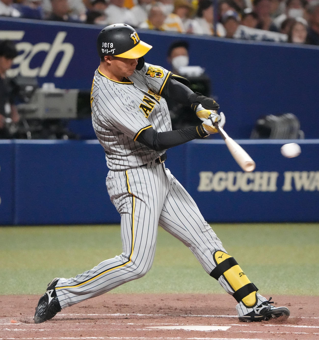 中日対阪神　3回表阪神2死二塁、左前適時打を放つ森下（撮影・森本幸一）