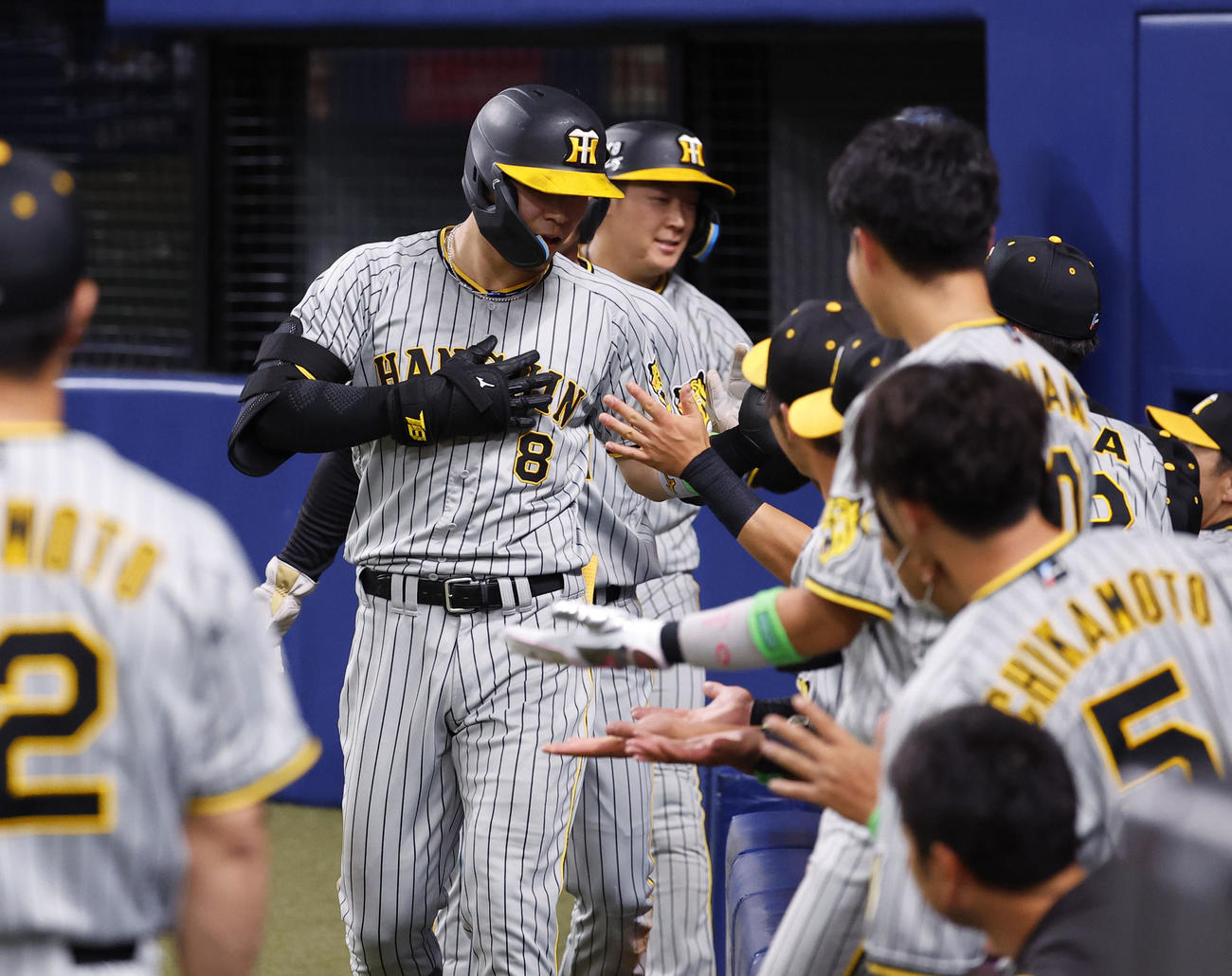 中日対阪神　7回表阪神1死一、二塁、佐藤輝が中越えに3点本塁打を放つ（撮影・藤尾明華）