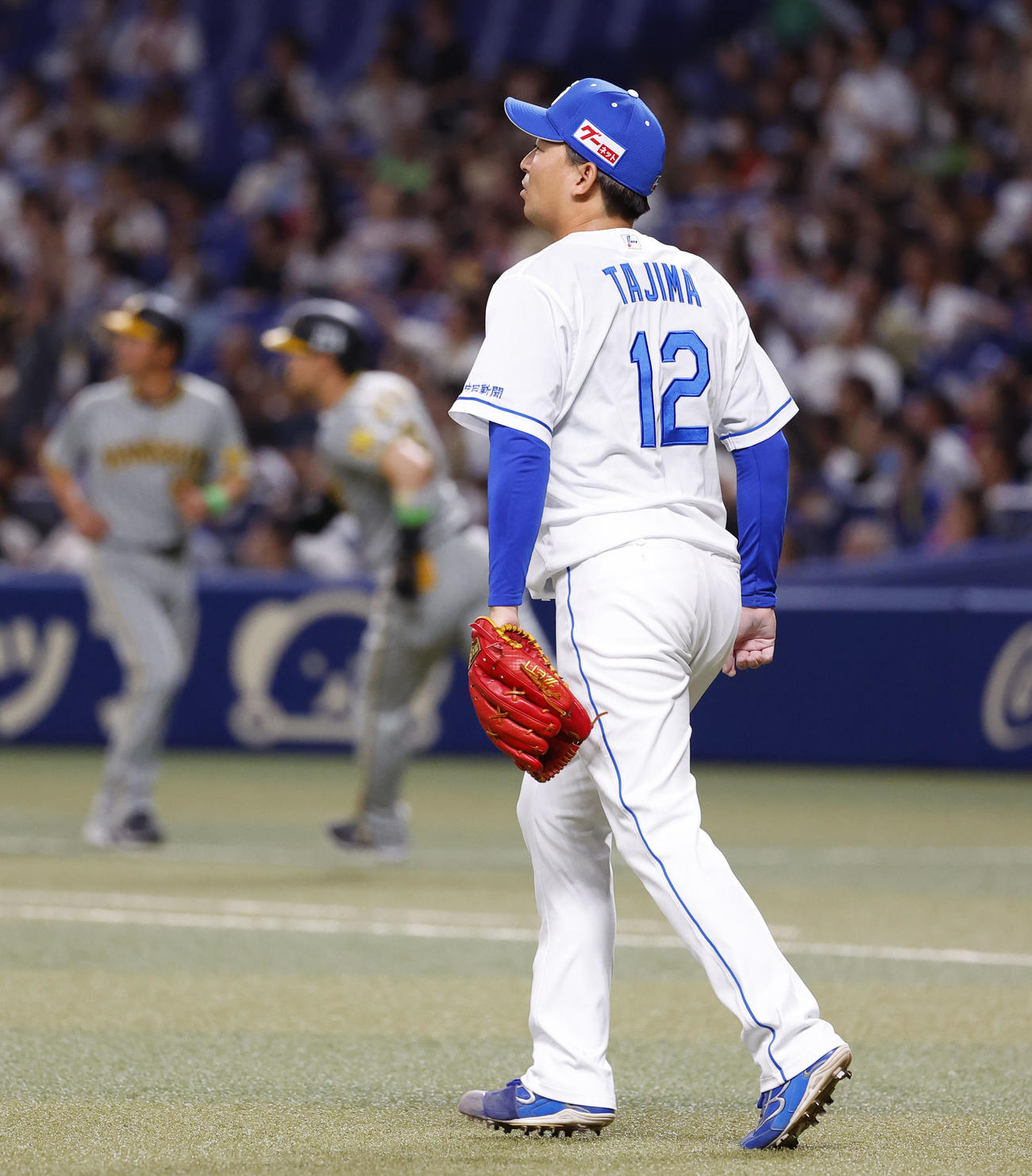 中日対阪神　7回表阪神1死一、二塁、佐藤輝に3点本塁打を浴びた中日田島（撮影・藤尾明華）