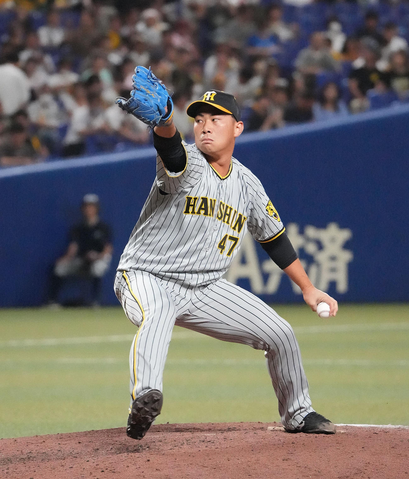 中日対阪神　7回裏、阪神2番手で登板する桐敷（撮影・森本幸一）