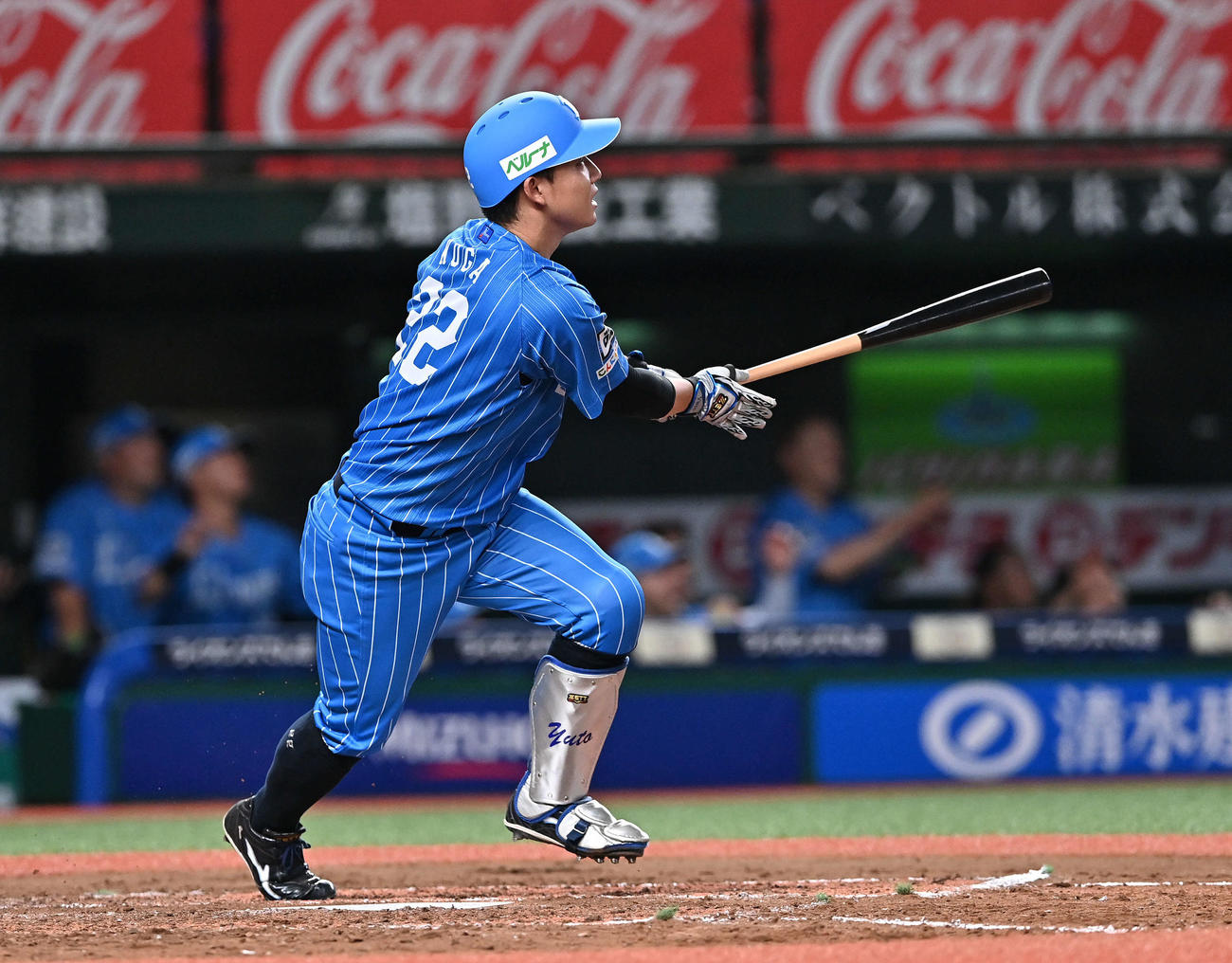 西武対ソフトバンク　4回裏西武2死一、三塁、古賀はフェンス直撃の2点適時二塁打を放つ（撮影・滝沢徹郎）