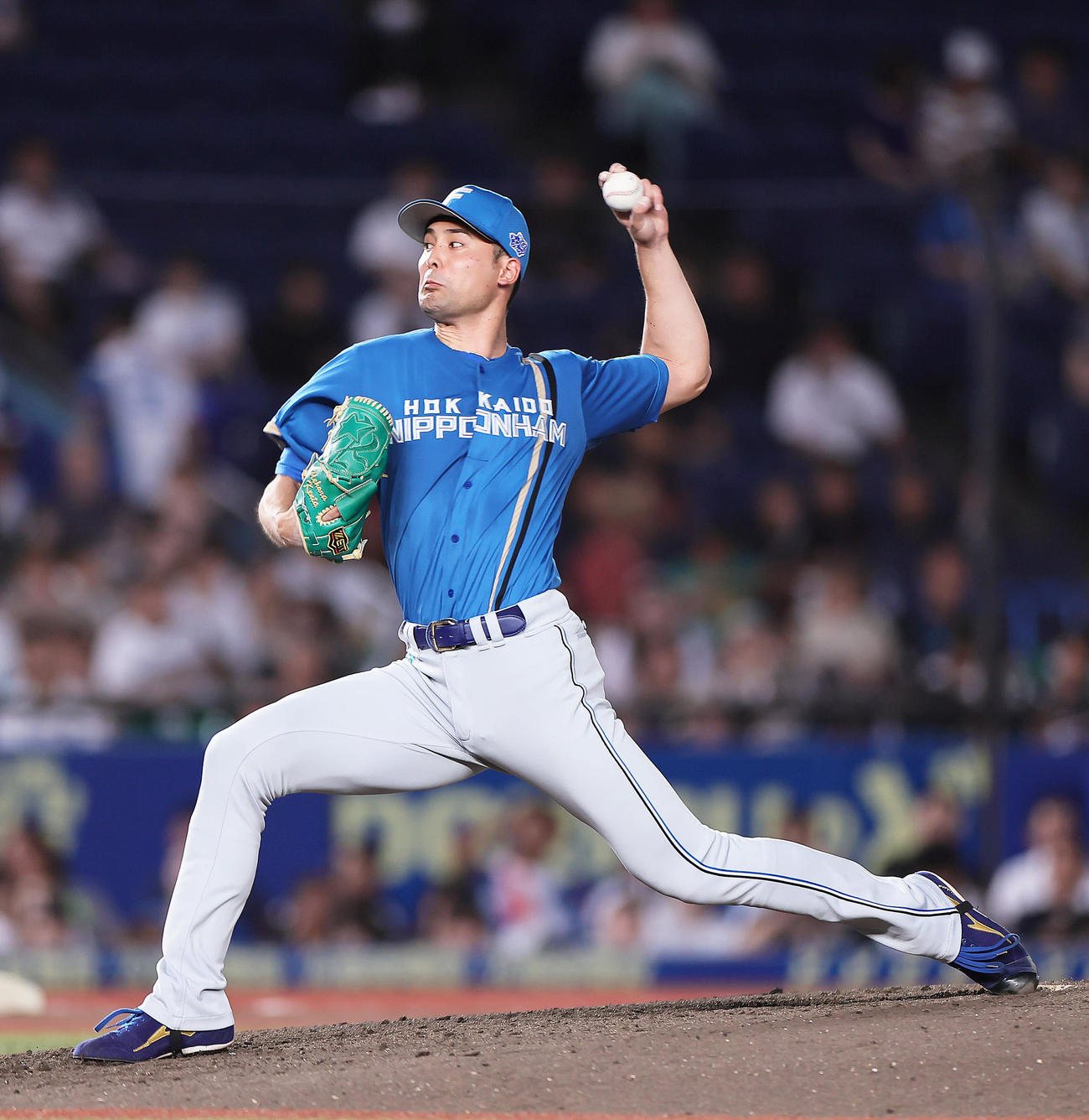 ロッテ対日本ハム　日本ハム先発の上原（撮影・足立雅史）