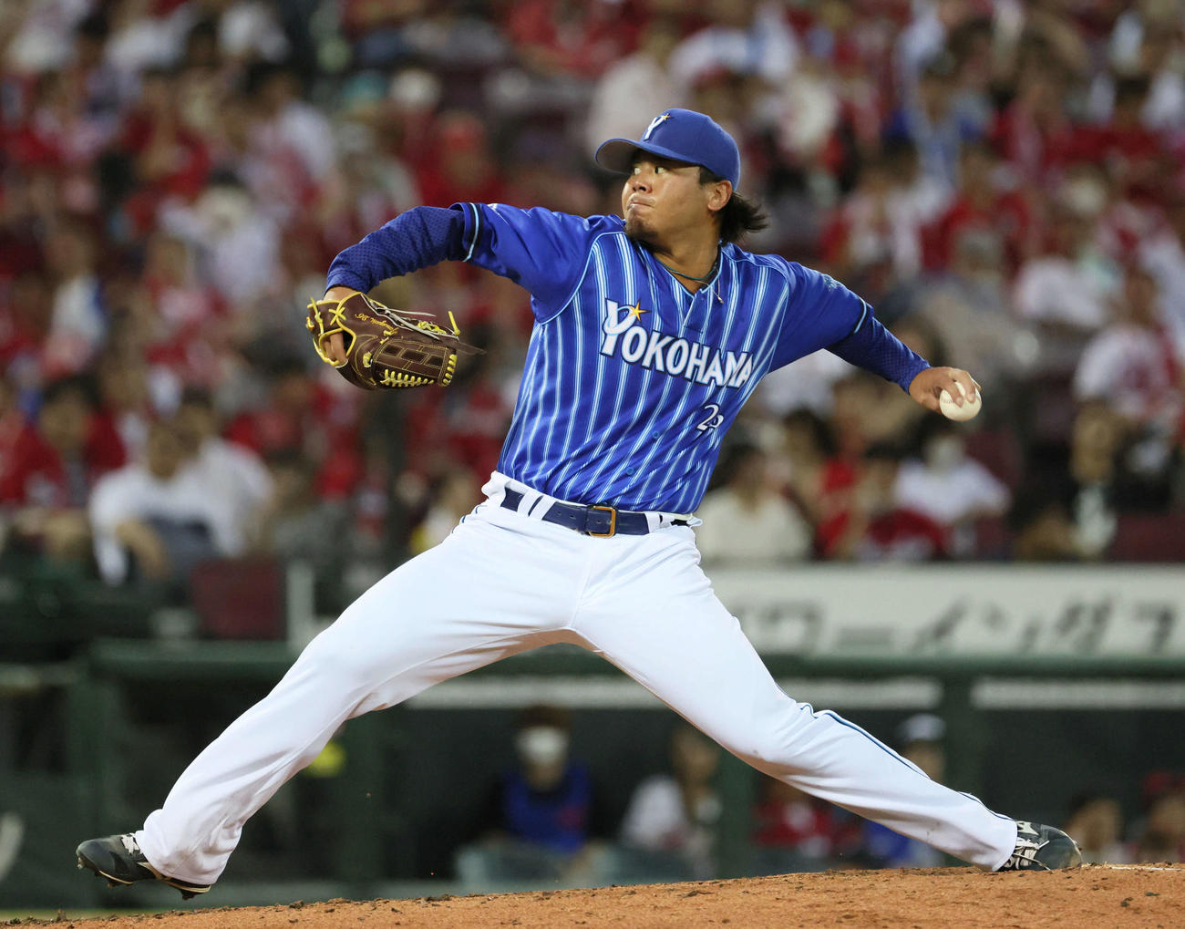 広島対DeNA 5回裏広島、DeNA先発の浜口（撮影・加藤孝規）