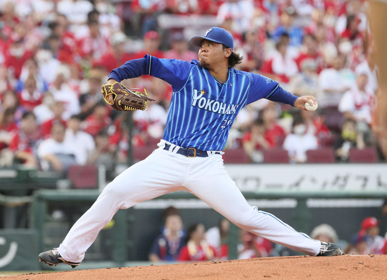 広島対DeNA　力投するDeNA先発の浜口（撮影・加藤孝規）