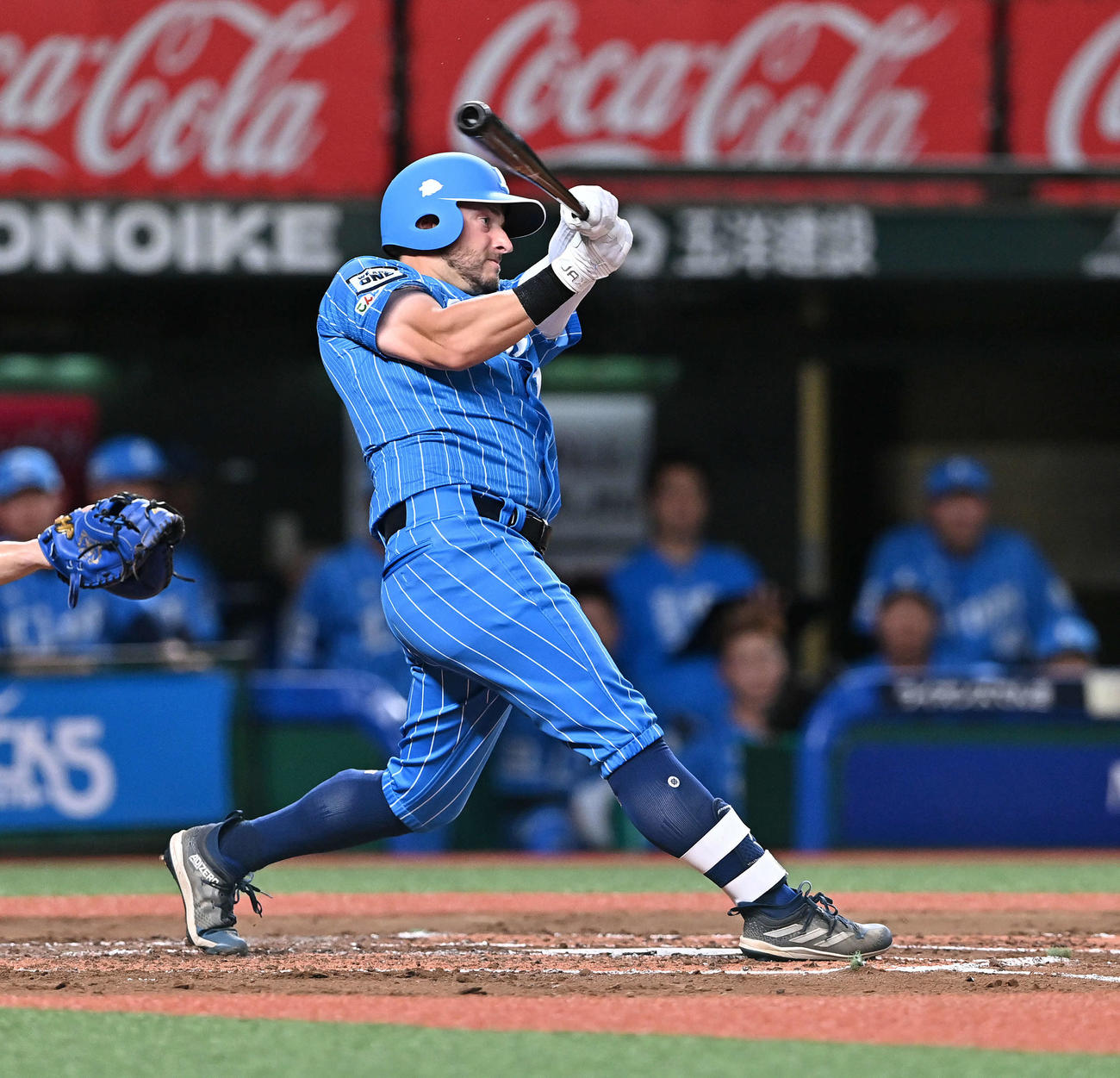 西武対ソフトバンク　3回裏西武2死二塁、ペイトンは先制中前適時打を放つ（撮影・滝沢徹郎）