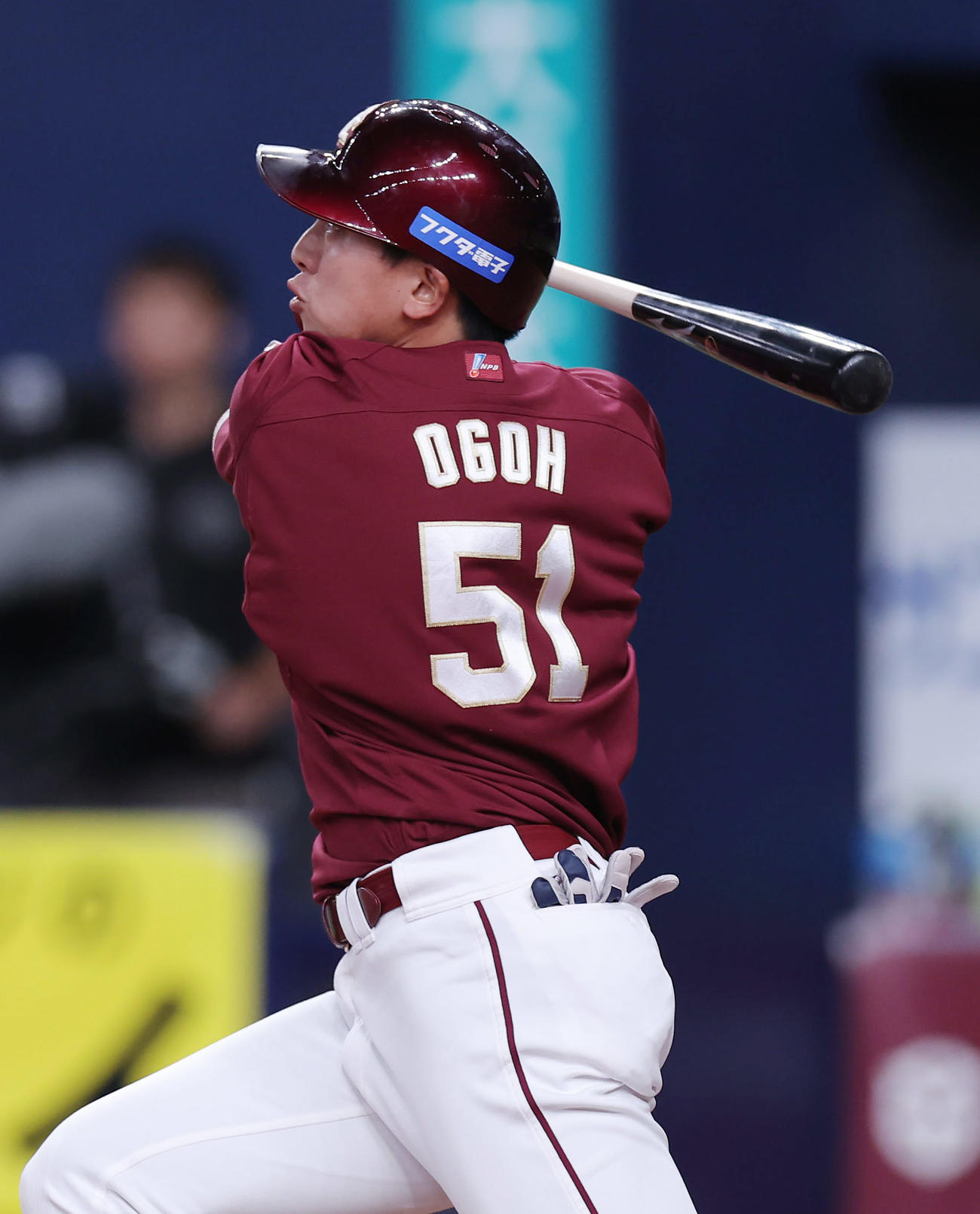 オリックス対楽天　5回表楽天1死、右越え本塁打を放つ小郷（撮影・前田充）