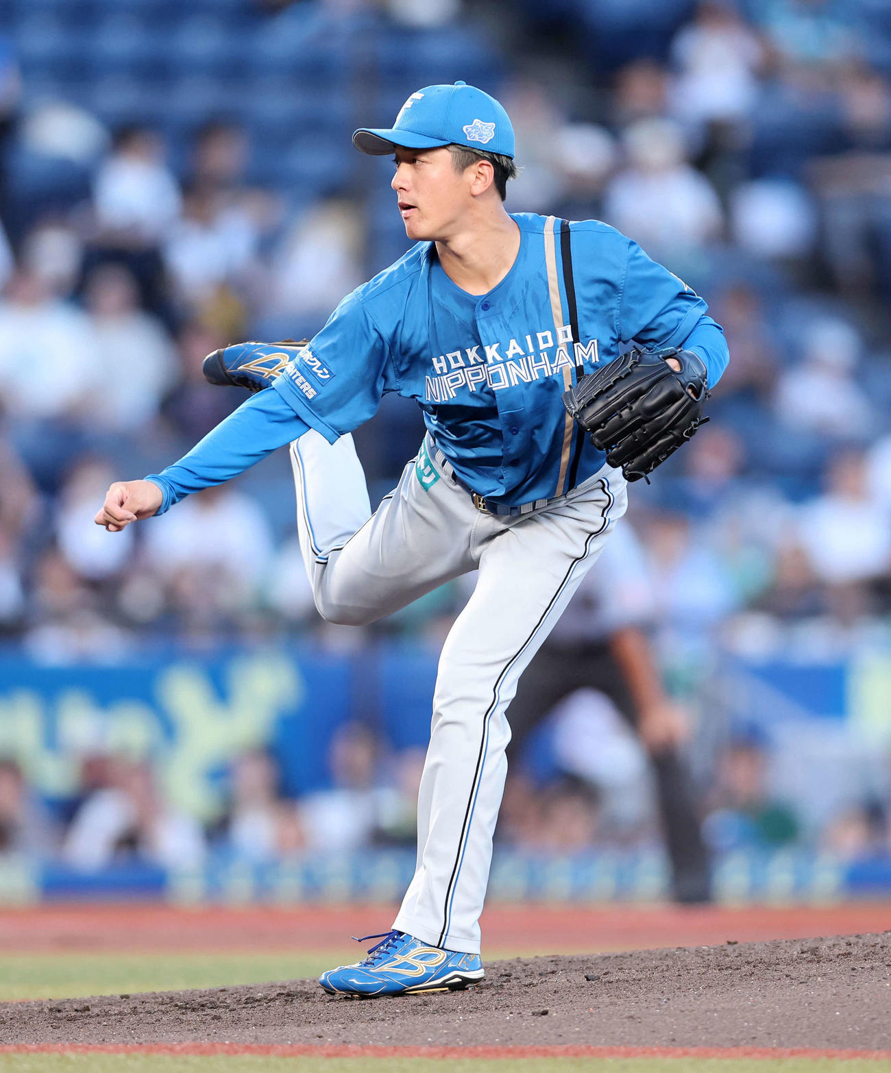 ロッテ対日本ハム　力投する日本ハム先発の北山（撮影・鈴木正人）