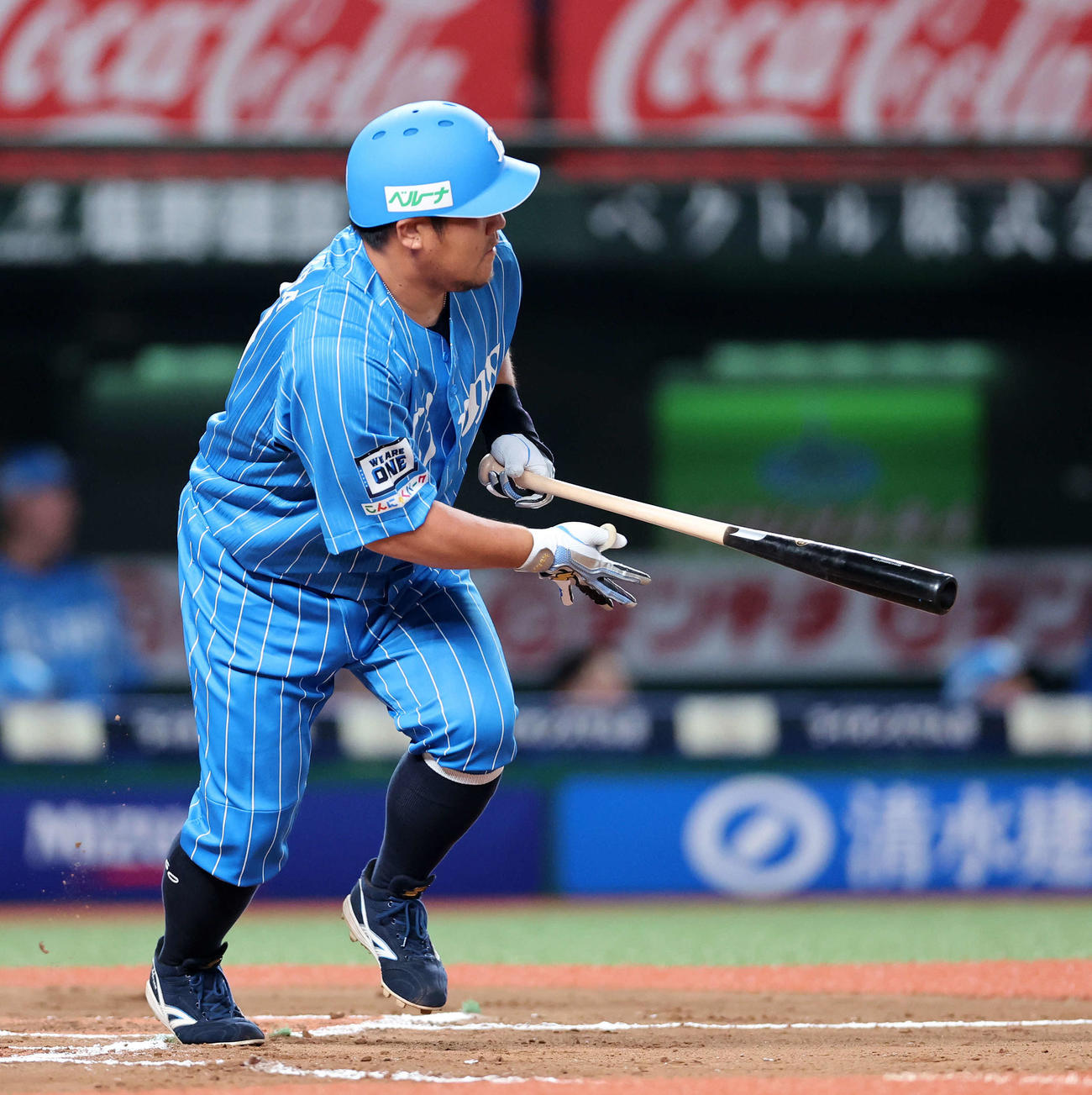 西武対オリックス　6回裏西武1死、中村は左前安打を放つ（撮影・鈴木正人）