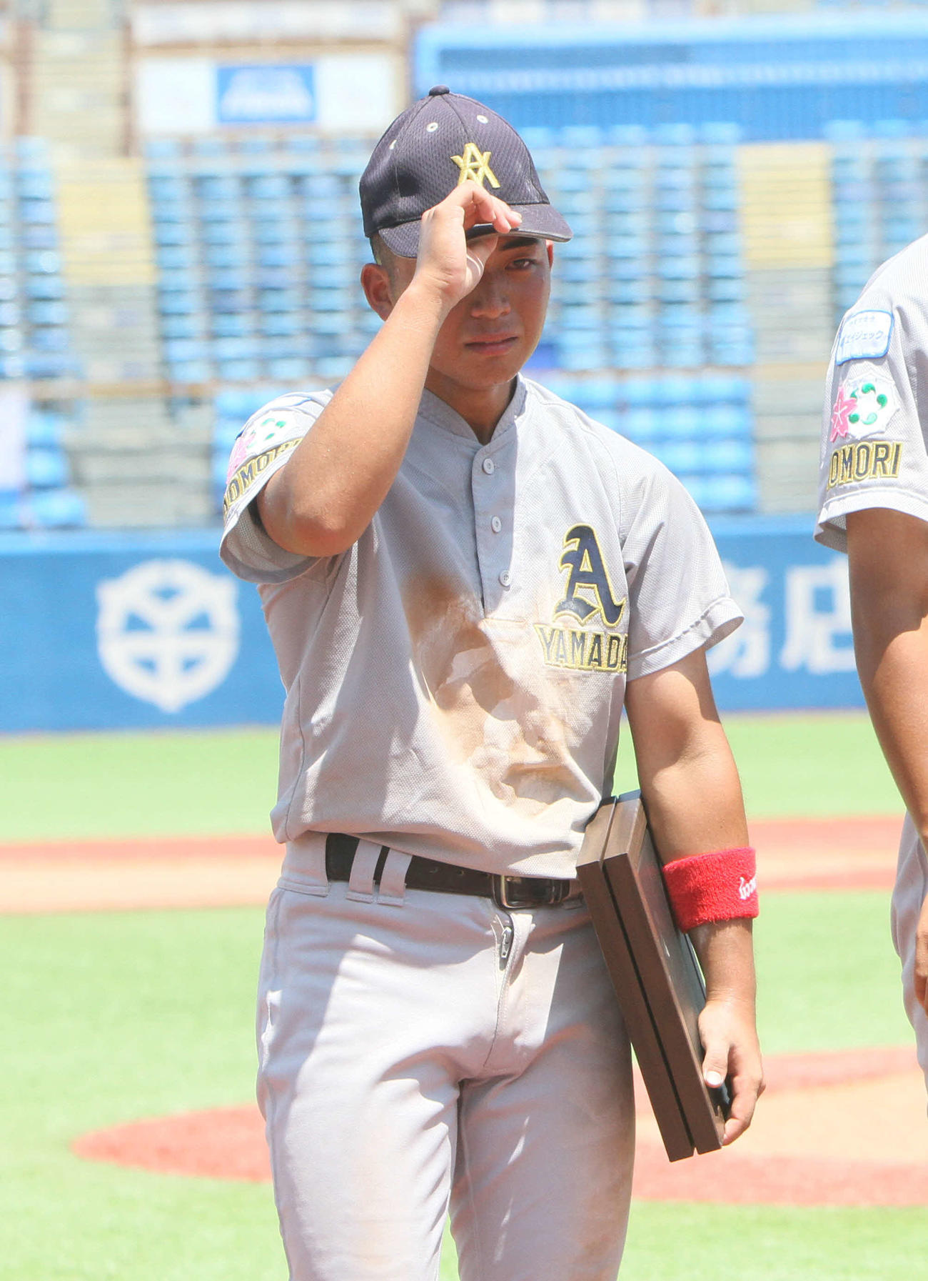 試合後、悔し涙を流す郡司主将