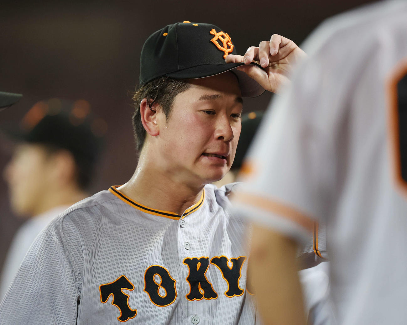 広島対巨人　9回裏広島1死満塁、代打松山にサヨナラ適時内野安打を許した中川（撮影・宮地輝）