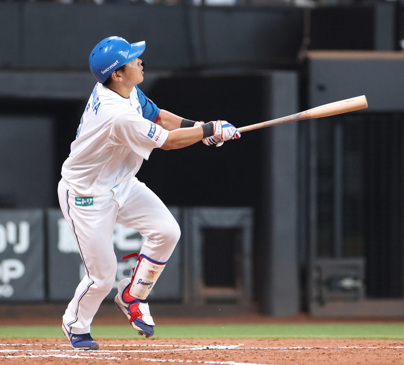 日本ハム対ソフトバンク　4回裏日本ハム1死、野村は左越え本塁打を放つ（撮影・佐藤翔太）