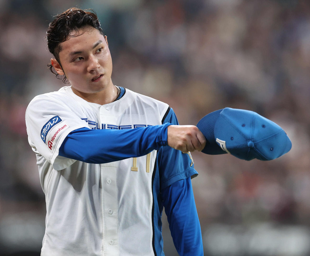 日本ハム対ソフトバンク　5回表途中で降板する伊藤（撮影・佐藤翔太）