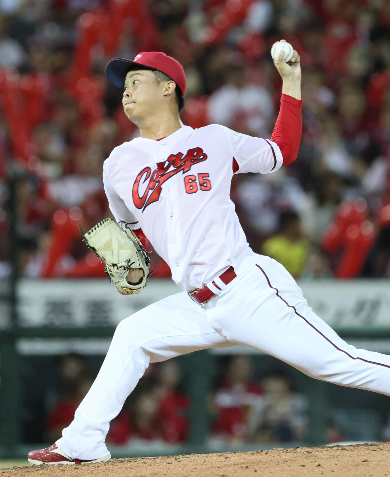 広島対巨人　7回表巨人、力投する広島先発の玉村（撮影・加藤孝規）
