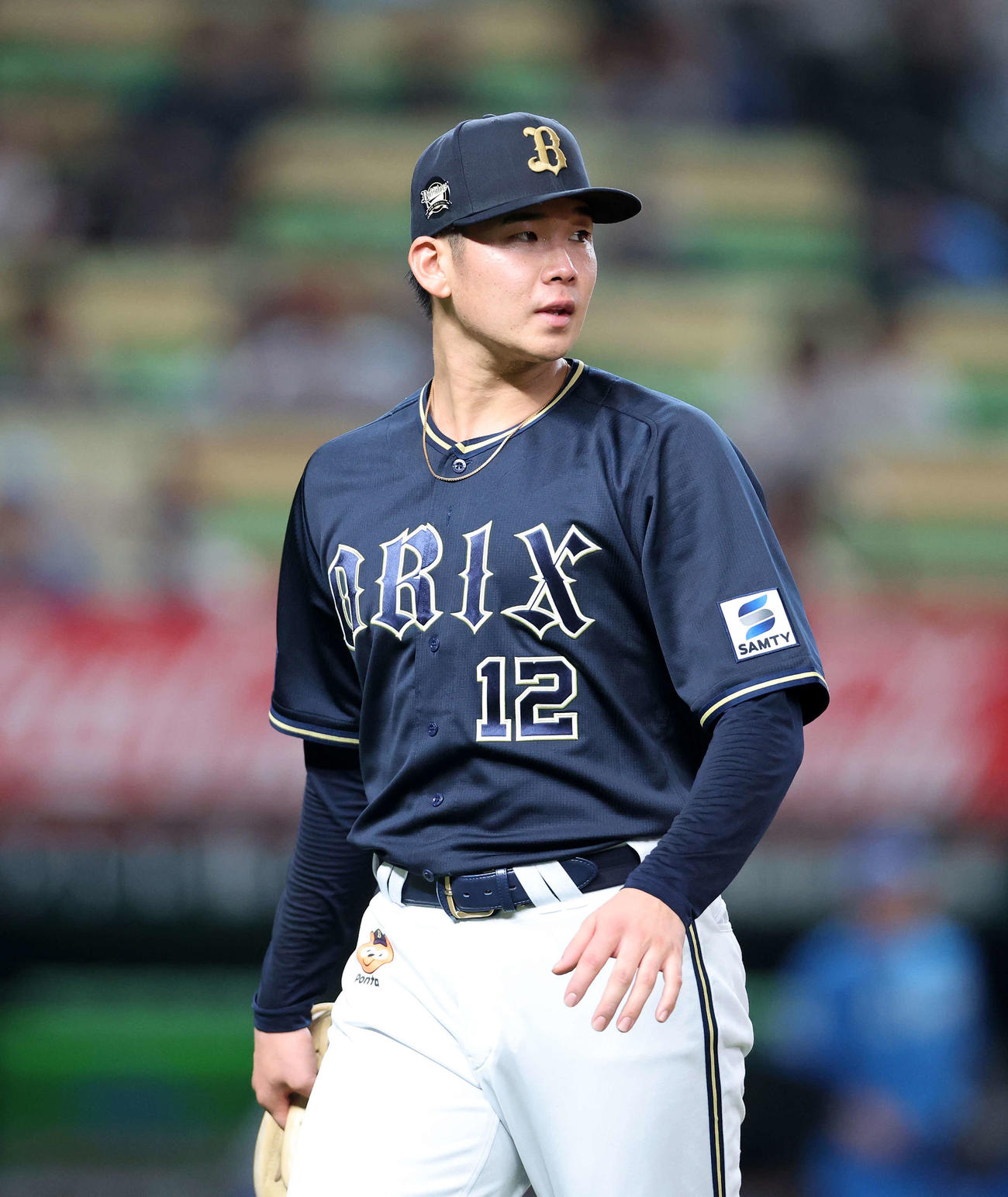 西武対オリックス　6回裏、西武の攻撃を抑えベンチに引き揚げるオリックス山下（撮影・鈴木正人）