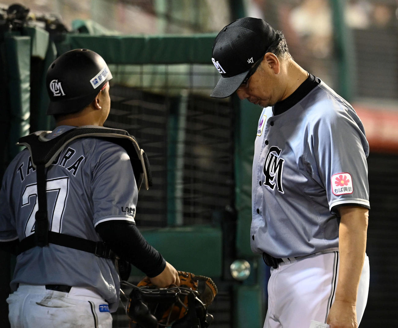 楽天対ロッテ　楽天に敗れたロッテ吉井監督（撮影・たえ見朱実）
