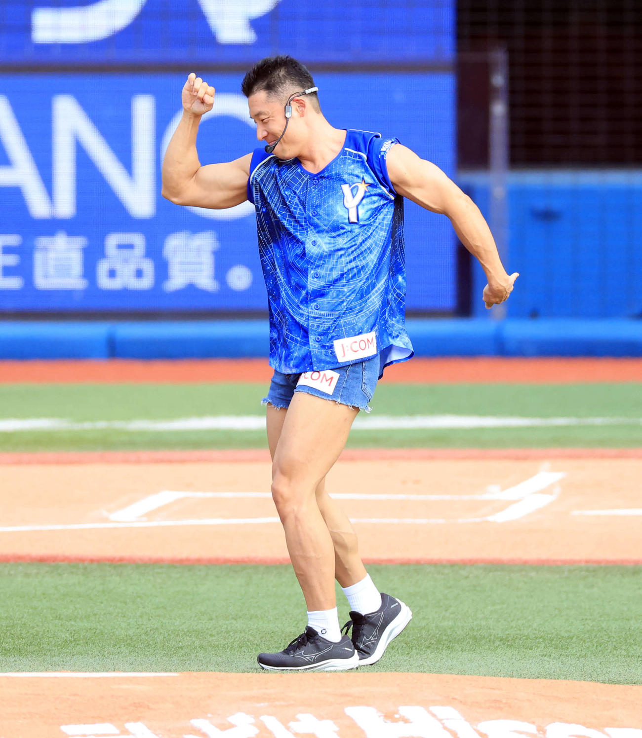 DeNA対阪神　試合前のイベントに登場したなかやまきんに君（撮影・浅見桂子）