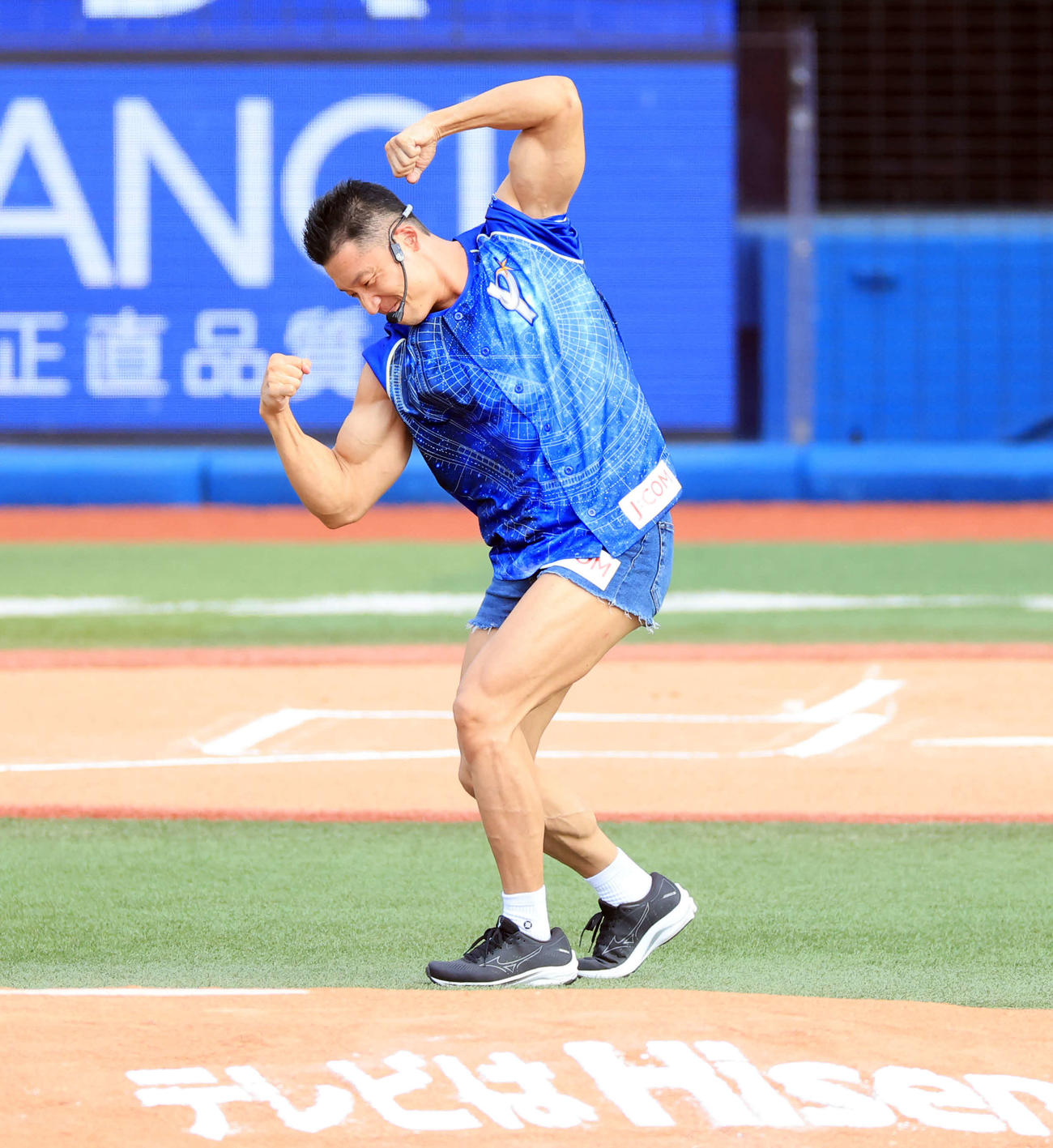 DeNA対阪神　試合前のイベントに登場したなかやまきんに君（撮影・浅見桂子）