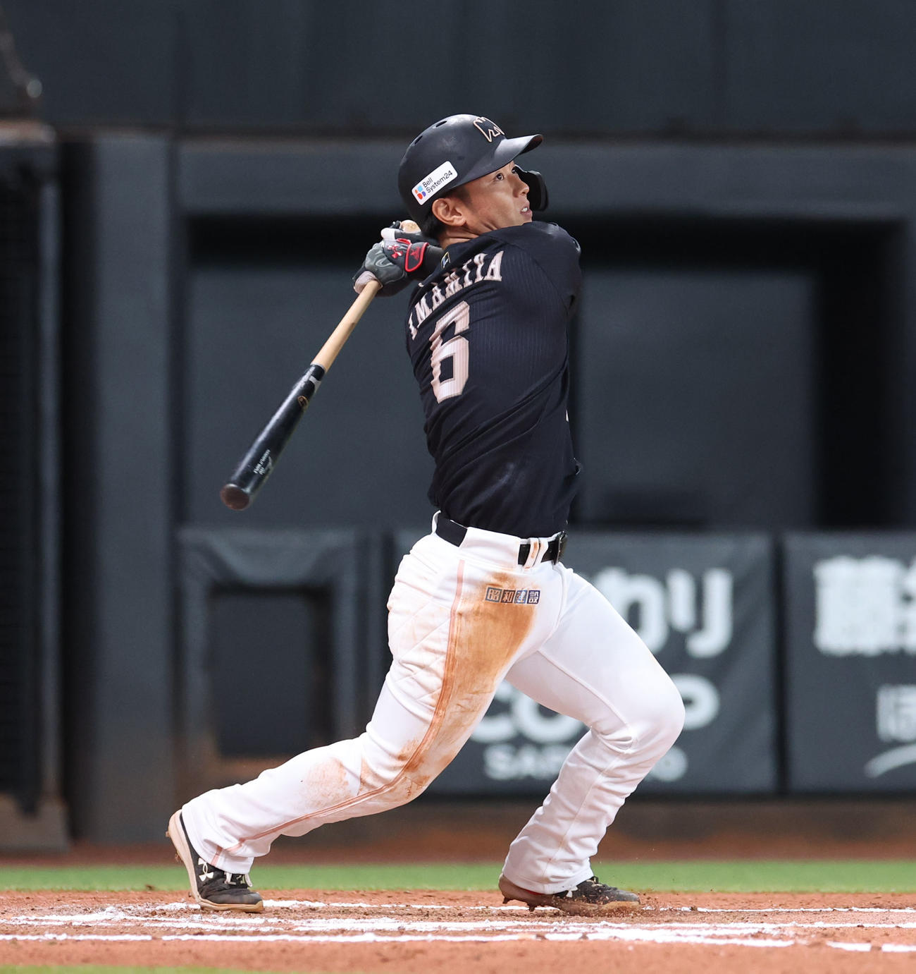 日本ハム対ソフトバンク　6回表ソフトバンク1死、今宮は右越え本塁打を放つ（撮影・佐藤翔太）