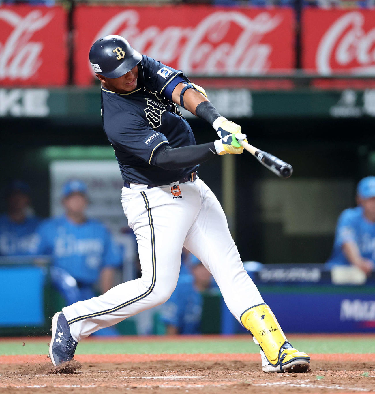 西武対オリックス　5回表オリックス1死一、三塁、セデーニョは左前適時打を放つ（撮影・鈴木正人）