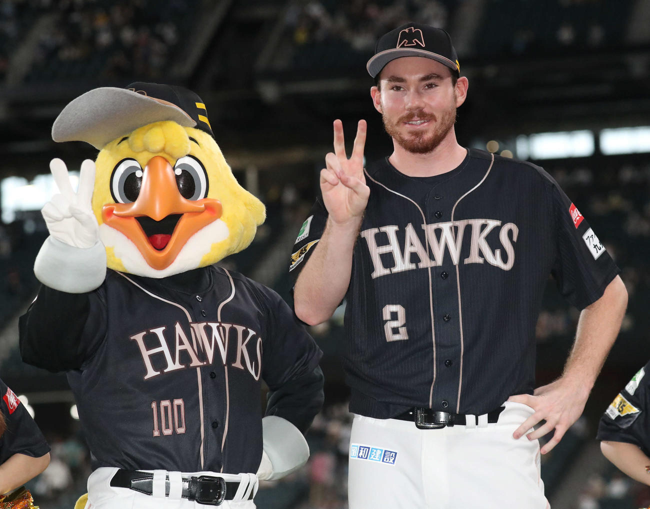 日本ハム対ソフトバンク　今季2勝目を挙げポーズを決めるソフトバンク・スチュワート（撮影・佐藤翔太）
