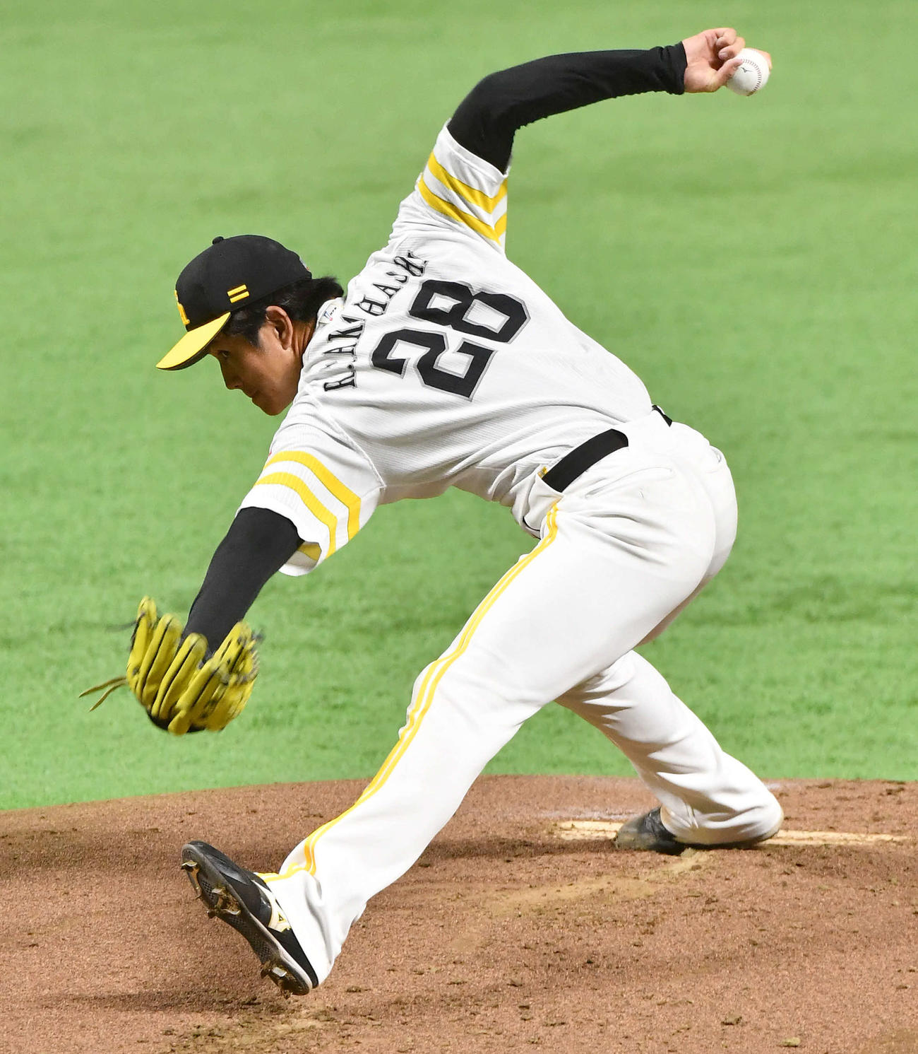 福岡ペイペイドームのマウンドで投げ込む高橋礼（撮影・岩下翔太）