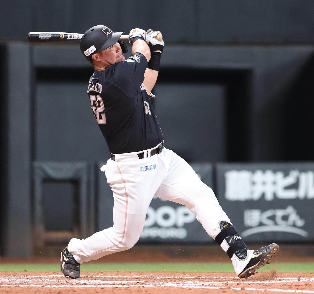 日本ハム対ソフトバンク　8回表ソフトバンク1死二塁、リチャードは左中間へ適時二塁打を放つ（2023年8月6日撮影）
