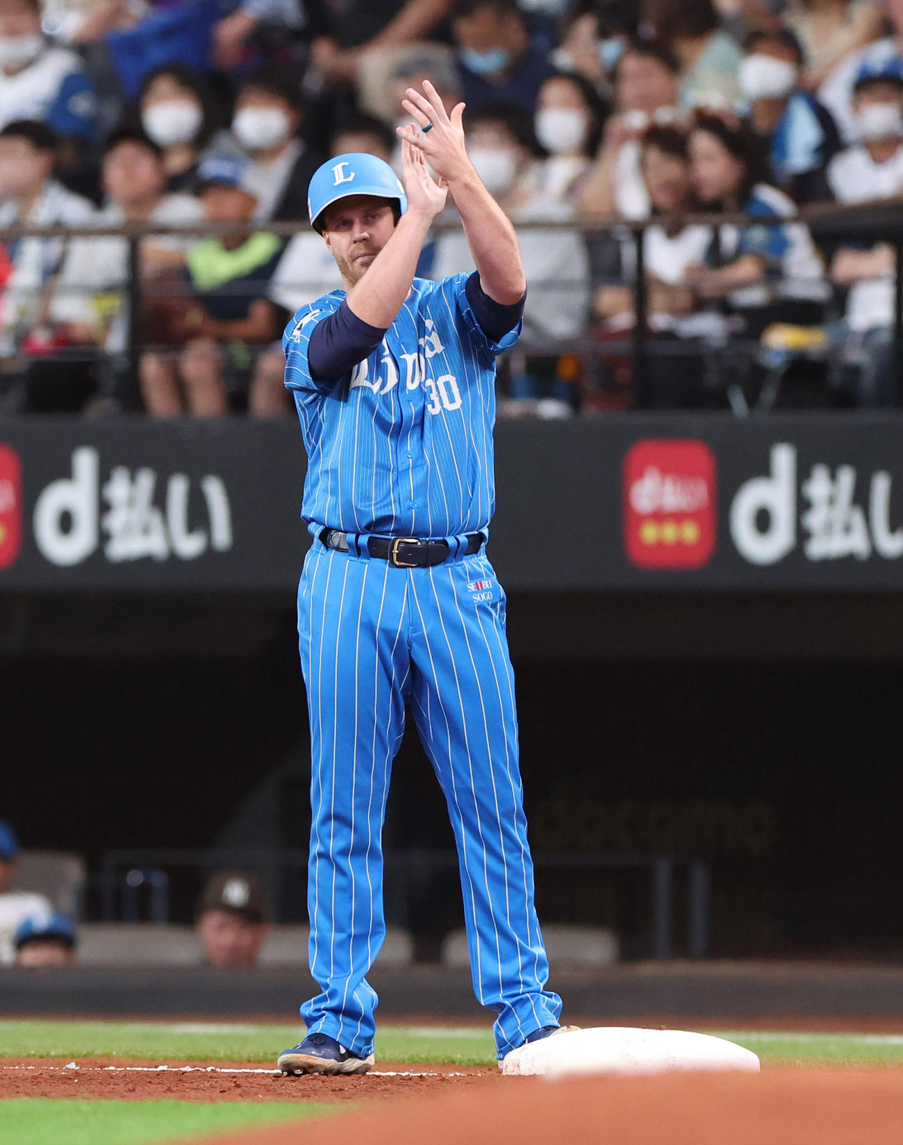 日本ハム対西武　1回表西武2死二塁、マキノンは中前適時打を放つ（撮影・佐藤翔太）