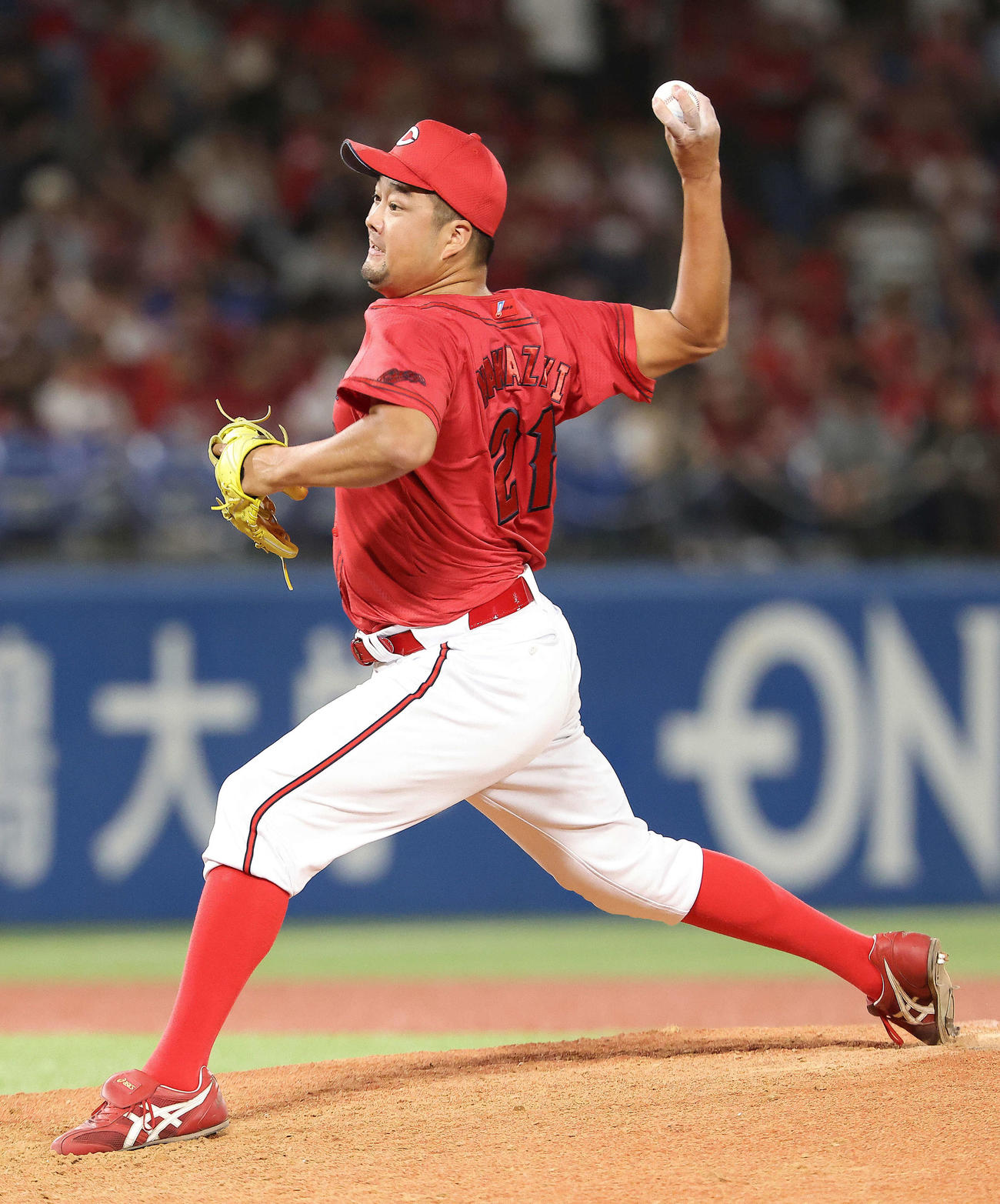 ヤクルト対広島　8回裏、広島3番手で登板する中崎（撮影・河田真司）