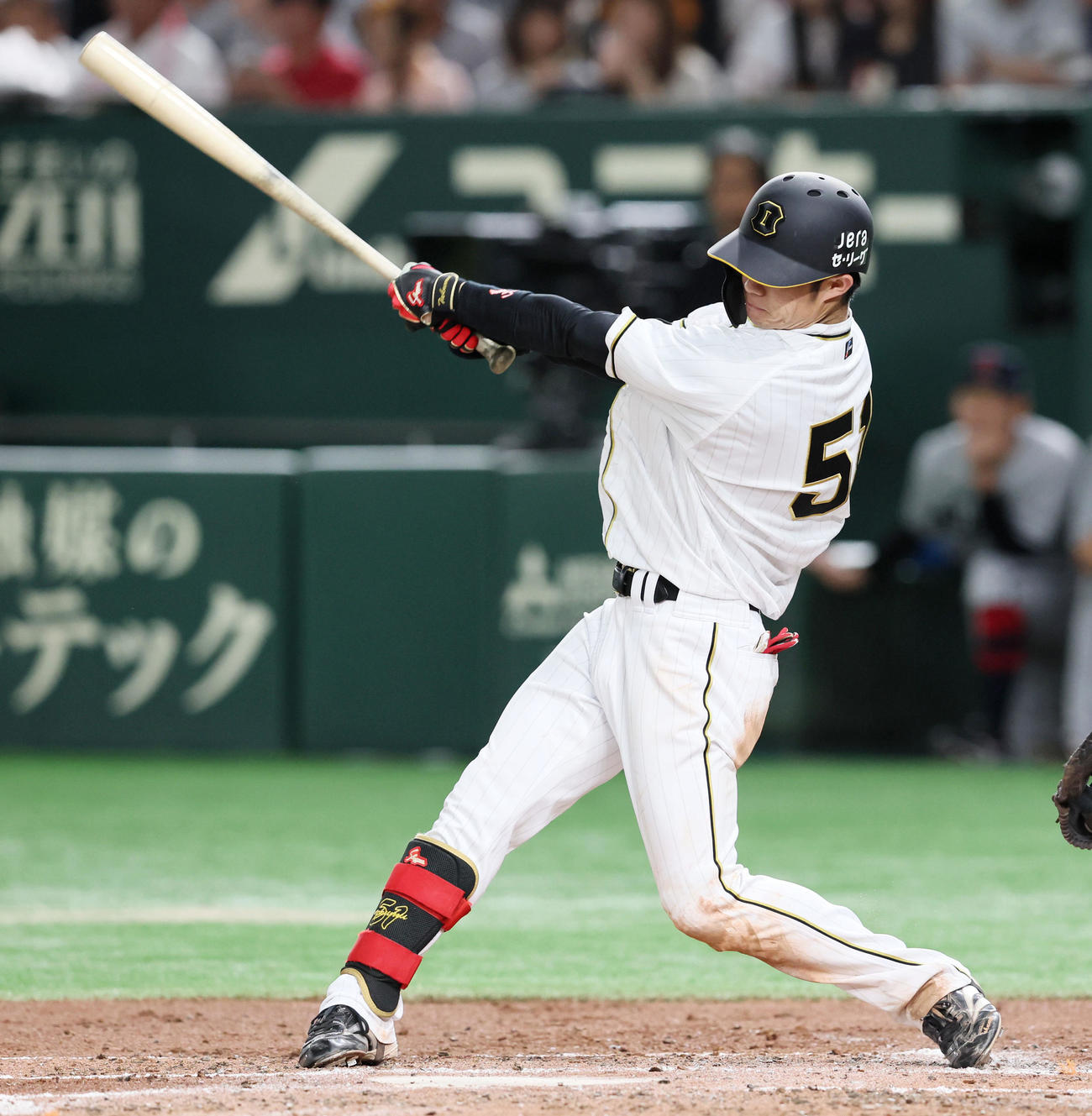 2回表阪神2死一、二塁、中野は右適時打を放つ（撮影・加藤哉）