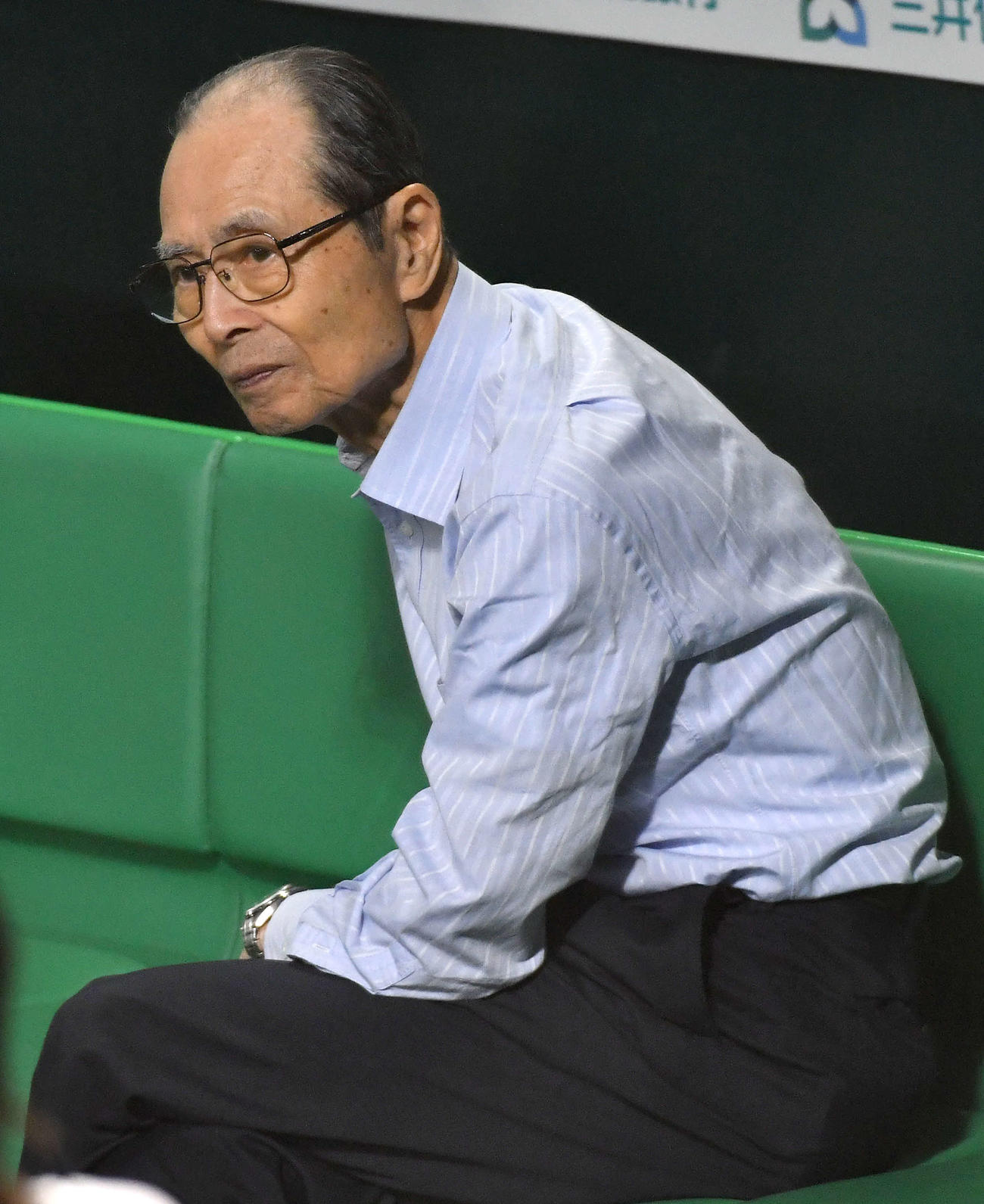 ソフトバンクの練習を見つめる王球団会長（撮影・岩下翔太）